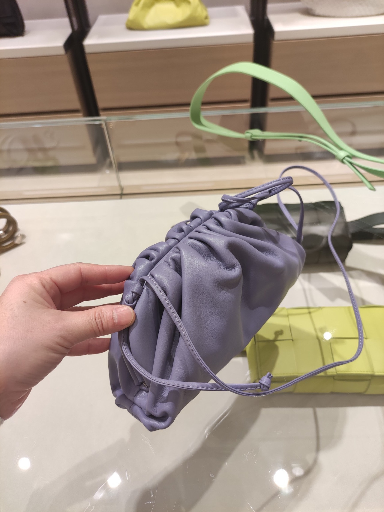 Bottega Veneta ๐๐๐ ๐๐๐๐ ๐๐๐๐พ๐ 22CM ไบๆตๅ
585852่ฐ่กฃ่็ดซ