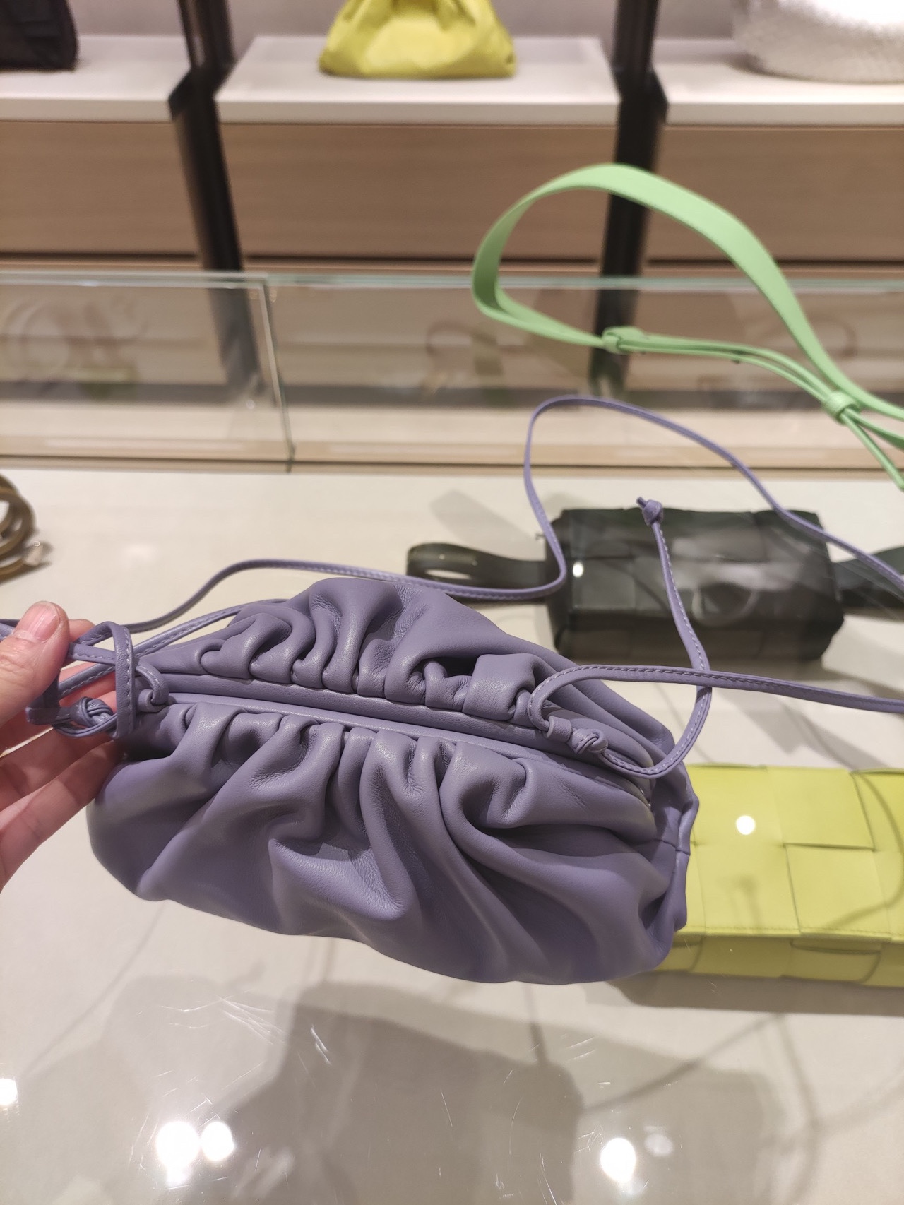 Bottega Veneta ๐๐๐ ๐๐๐๐ ๐๐๐๐พ๐ 22CM ไบๆตๅ
585852่ฐ่กฃ่็ดซ