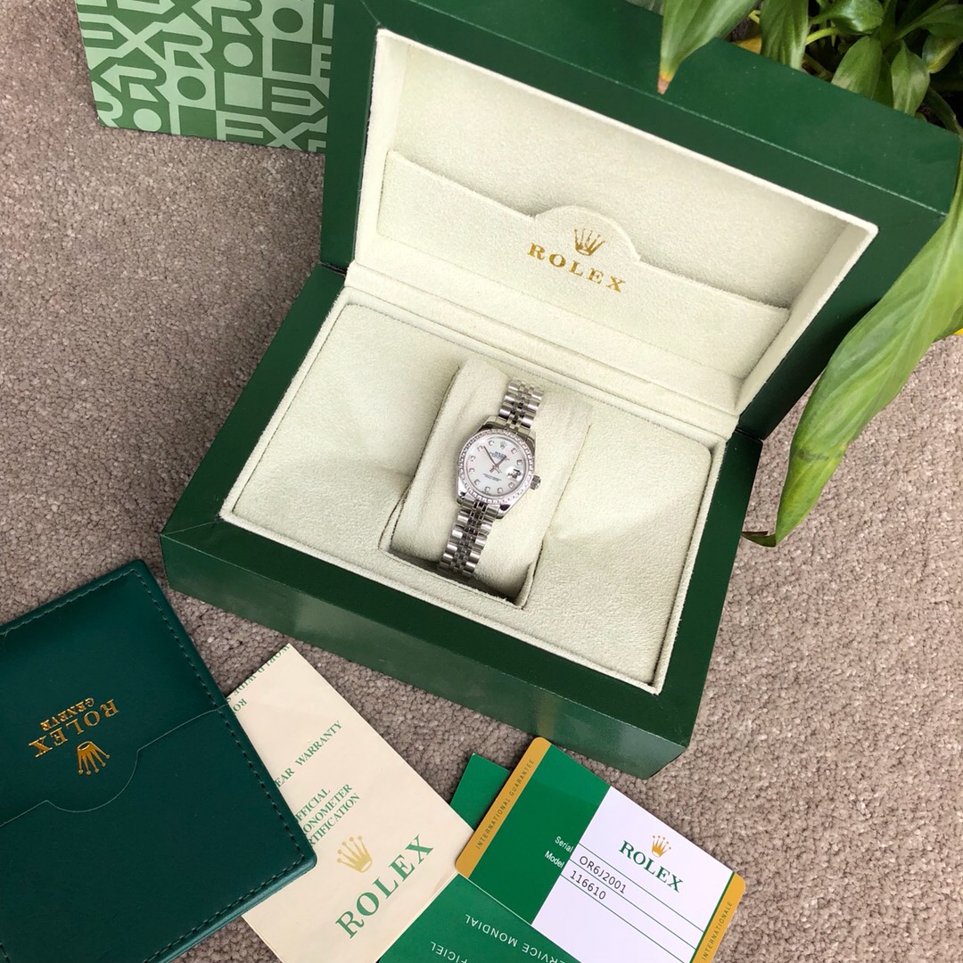 La serie Rolex Datejust 28 mm Datejust para mujer, la caja Oyster del Datejust para mujer es un modelo de sólida elegan…