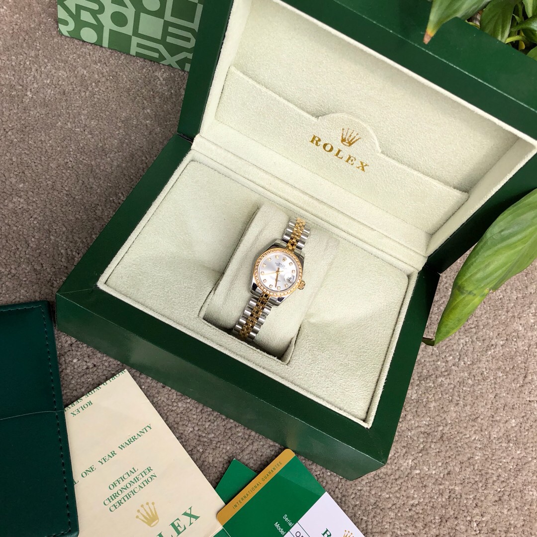 La serie Rolex Datejust 28 mm Datejust para mujer, la caja Oyster del Datejust para mujer es un modelo de sólida elegan…