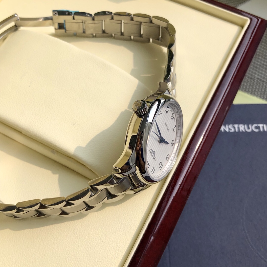 Longines 百年 浪琴名匠系列 呈现佩戴者腕上十足的简约品质 采用极具运动风格的精钢表壳