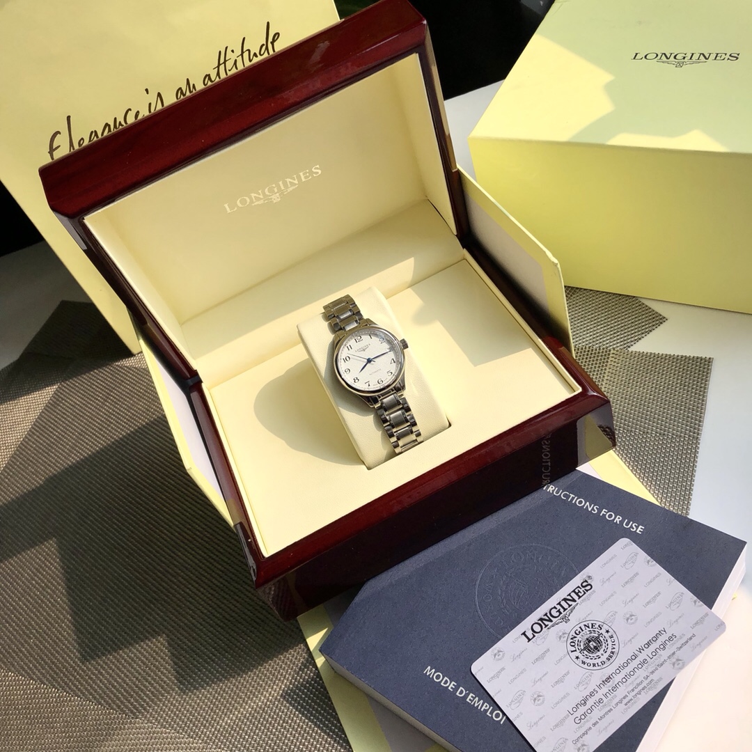 Longines 百年 浪琴名匠系列 呈现佩戴者腕上十足的简约品质 采用极具运动风格的精钢表壳