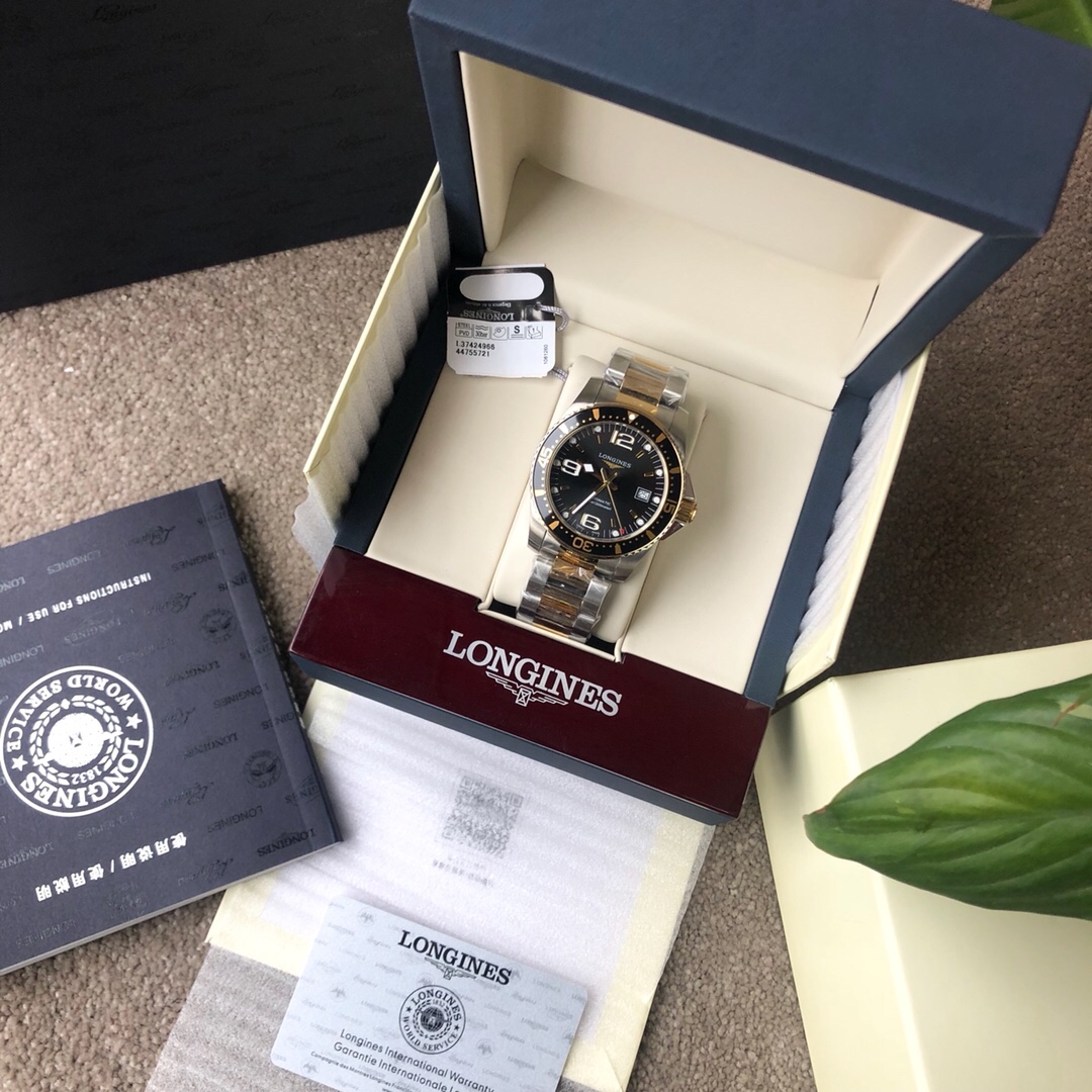 Un juego completo de relojes para hombre de la serie Longines Concas, el Longines Black Water Ghost, resistente al agua…