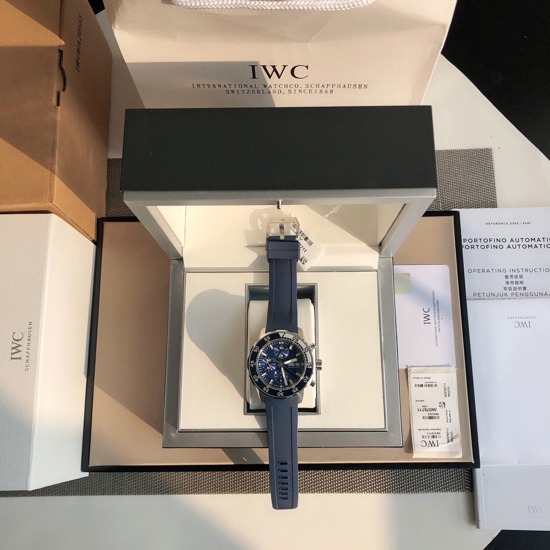 ¡Nuevo seis pines! La serie de relojes náuticos de IWC tiene una historia de casi 50 años. Hoy en día, el nombre de rel…