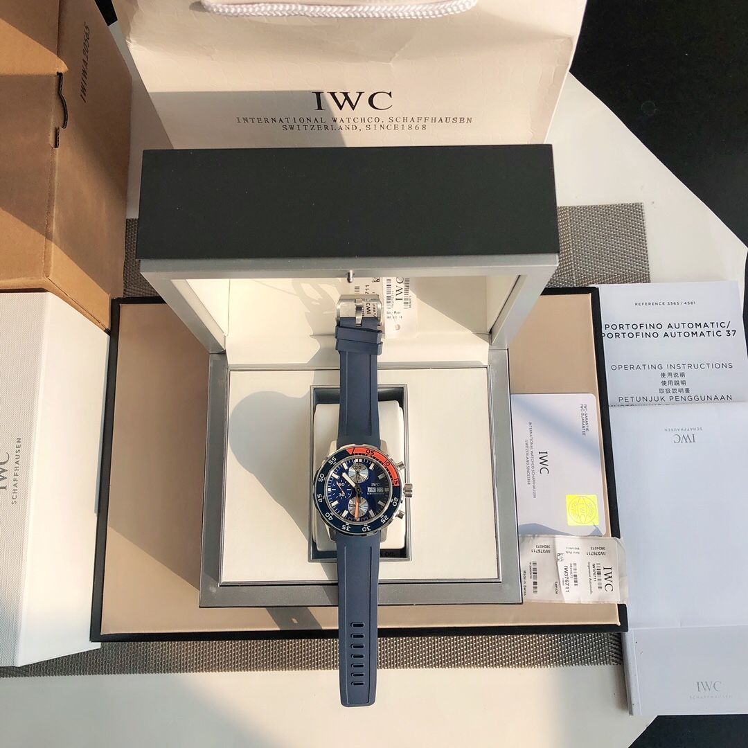¡Nuevo seis pines! La serie de relojes náuticos de IWC tiene una historia de casi 50 años. Hoy en día, el nombre de rel…