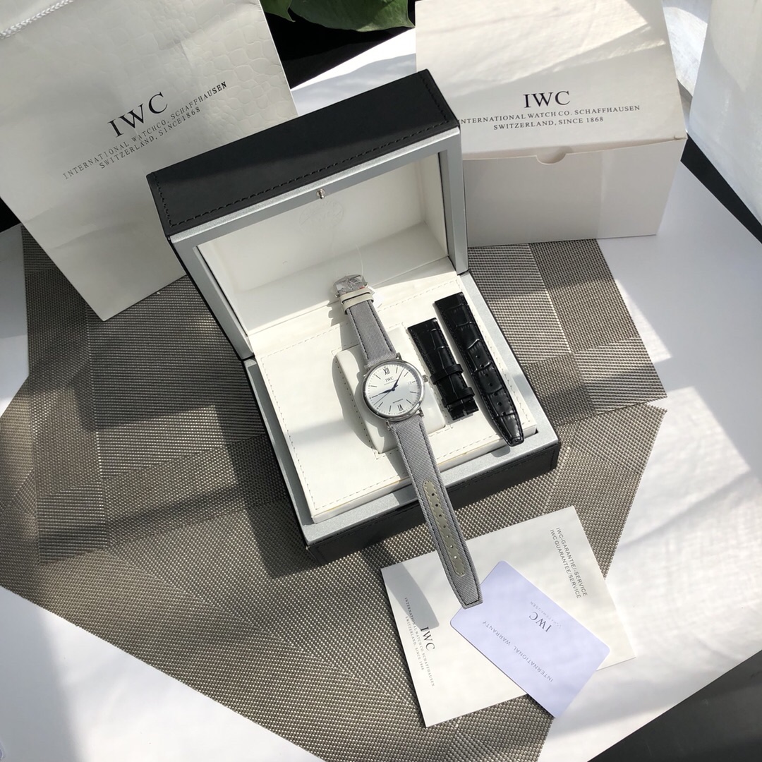 IWC Portofino, un reloj, una tarjeta, un código, sin duplicación, ¡tres códigos en uno para productos auténticos! Simpl…