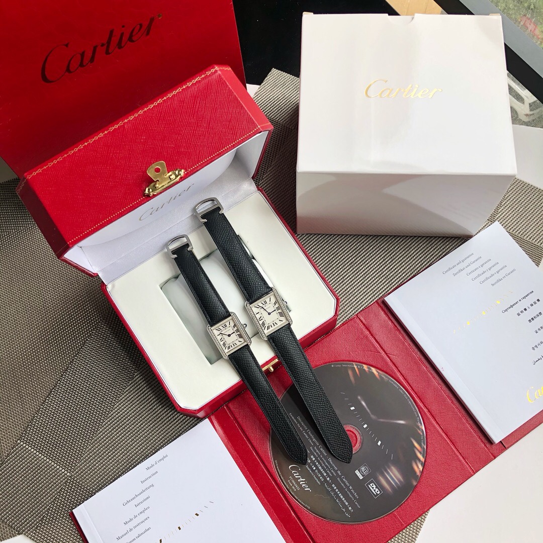 El tamaño grande tiene un diámetro de 33*27 mm y el tamaño pequeño tiene un diámetro de 31*24 mm. Cartier es …
