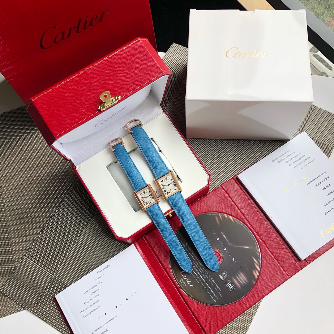 El tamaño grande tiene un diámetro de 33*27 mm y el tamaño pequeño tiene un diámetro de 31*24 mm. Cartier es un artícul…