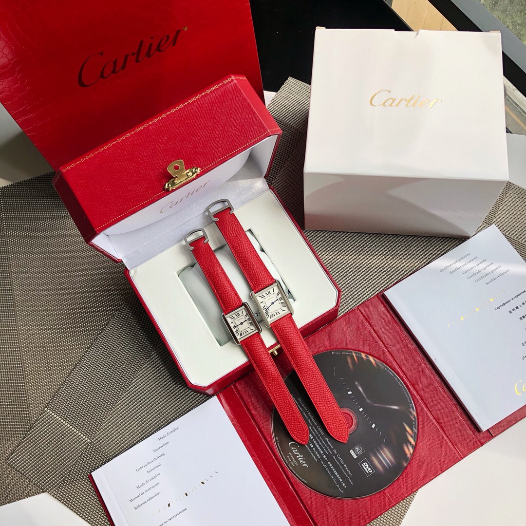 El tamaño grande tiene un diámetro de reloj de 33*27 mm y el tamaño pequeño tiene un diámetro de 31*24 mm. Cartier es u…