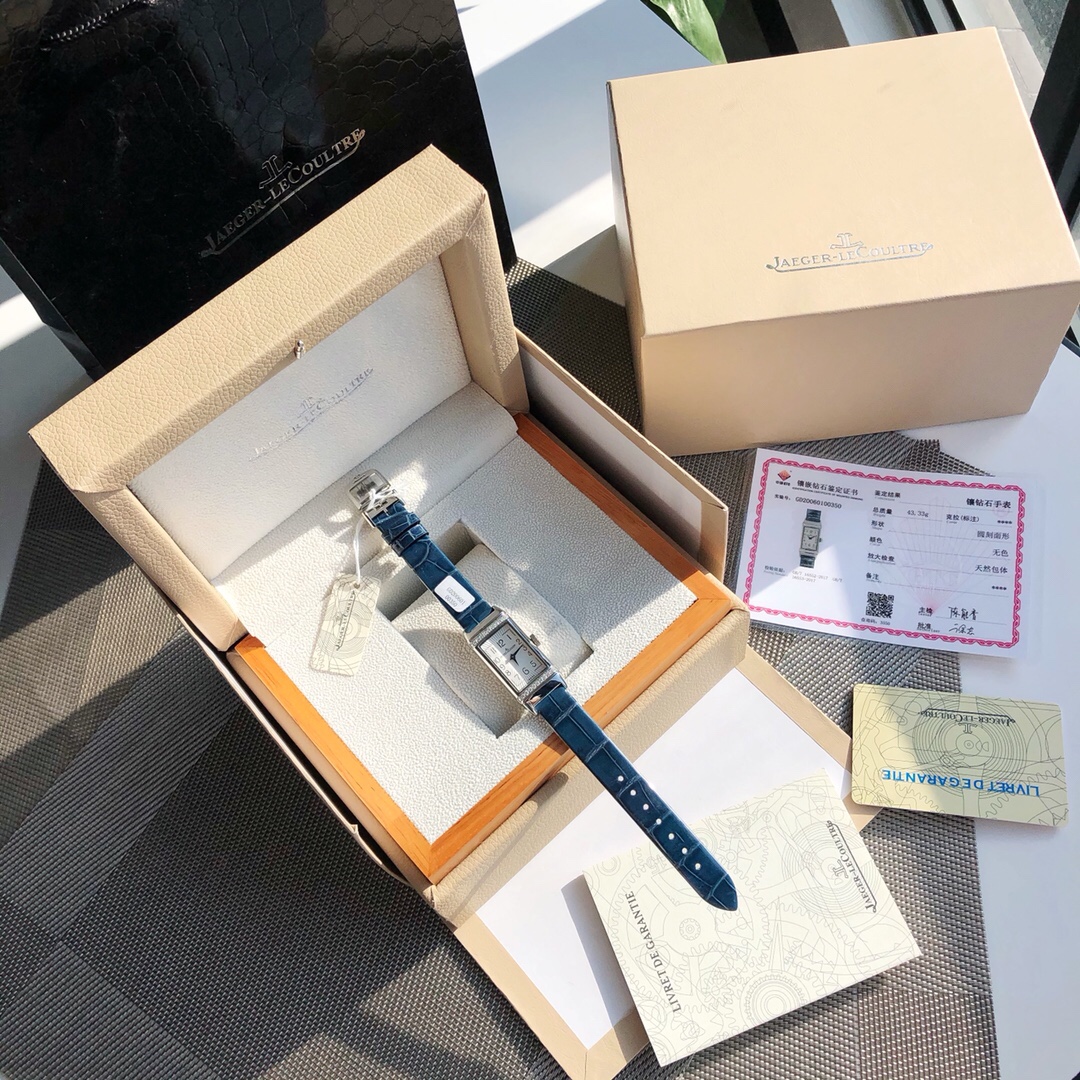 Lacoste JL积家 22真钻女款手表 ，配全套包装 4万 进口瑞士郎达机芯使用时间可长达10年，进口美洲鳄鱼皮表带