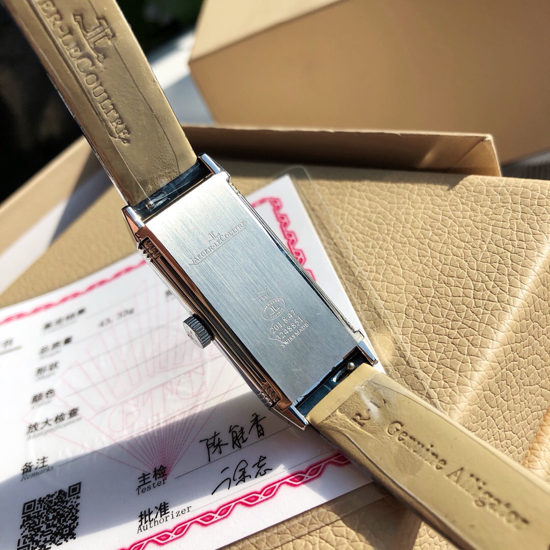 Lacoste JL积家 22真钻女款手表 ，配全套包装 4万 进口瑞士郎达机芯使用时间可长达10年，进口美洲鳄鱼皮表带
