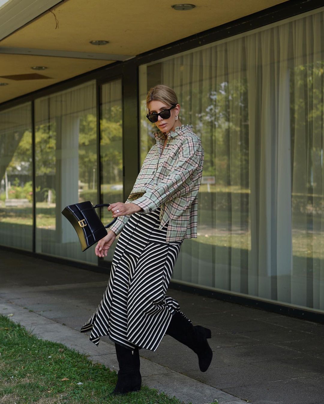 Balenciaga Hourglass S 23CM 平纹纹沙漏包 593546黑色/金扣