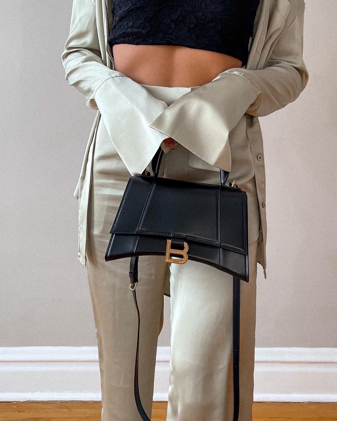 Balenciaga Hourglass S 23CM 平纹纹沙漏包 593546黑色/金扣