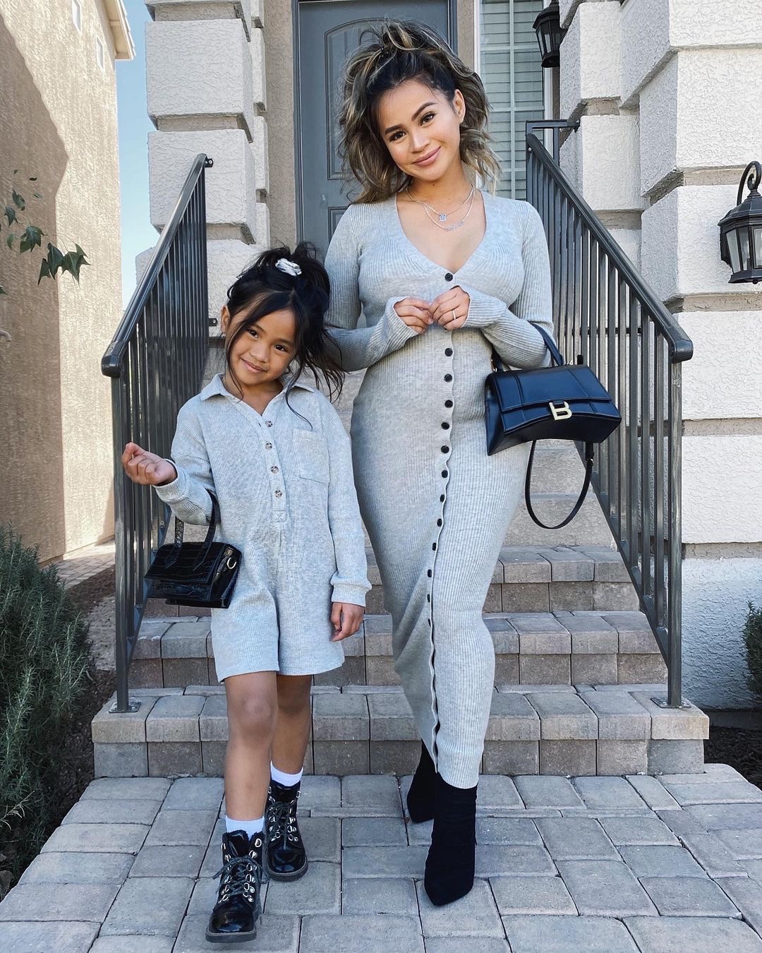 Balenciaga Hourglass S 23CM 平纹纹沙漏包 593546黑色/金扣