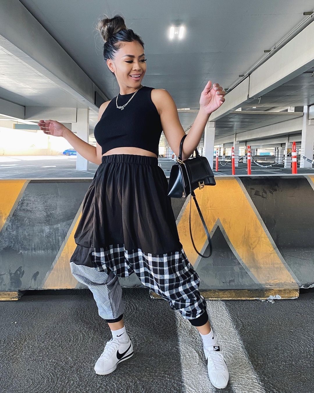 Balenciaga Hourglass S 23CM 平纹纹沙漏包 593546黑色/金扣