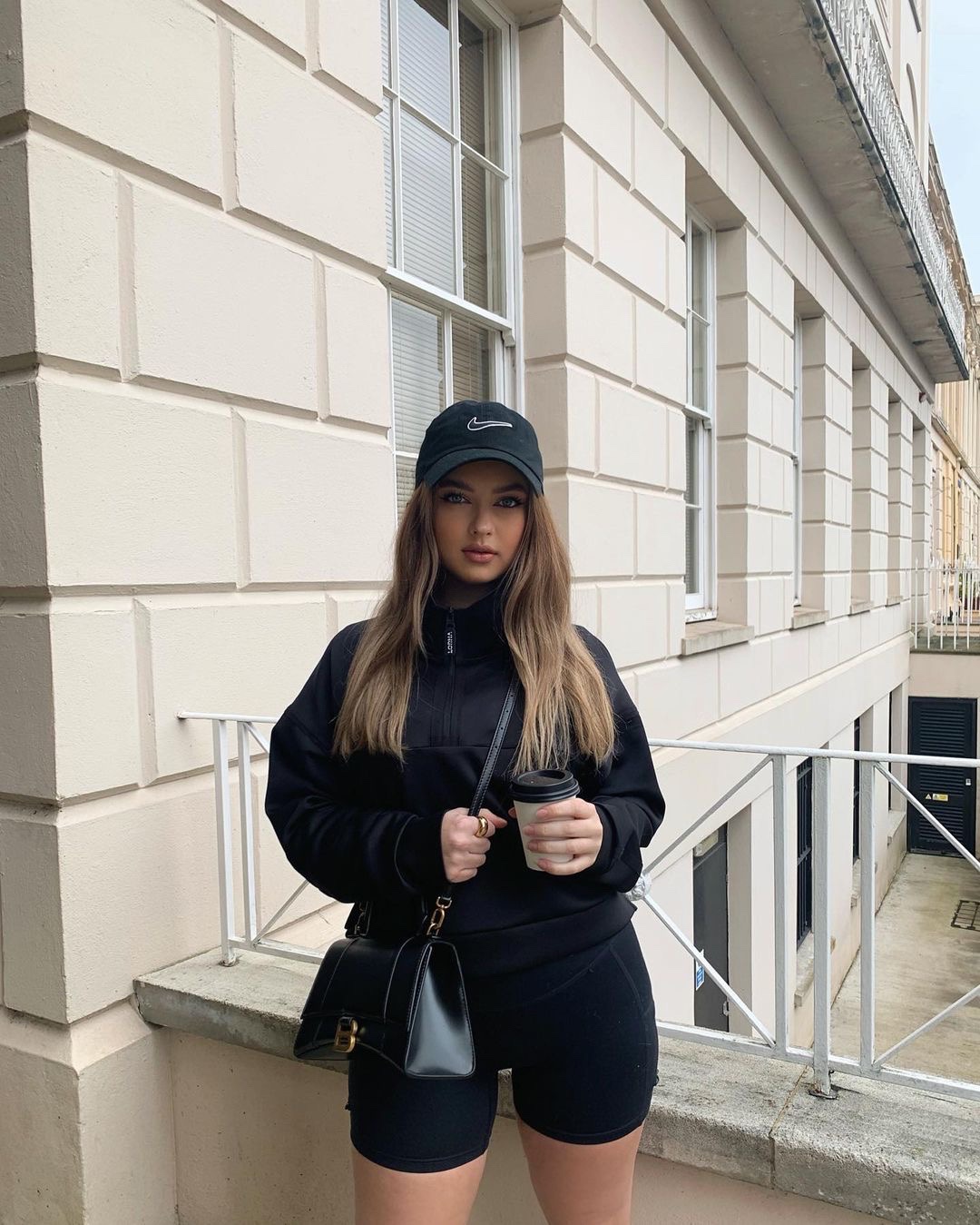 Balenciaga Hourglass S 23CM 平纹纹沙漏包 593546黑色/金扣