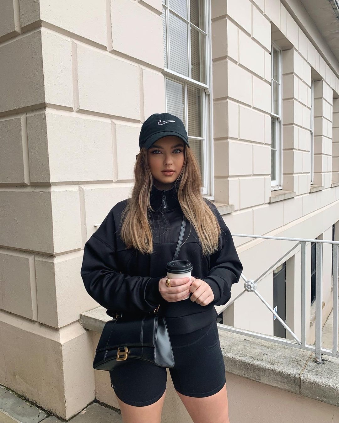 Balenciaga Hourglass S 23CM 平纹纹沙漏包 593546黑色/金扣