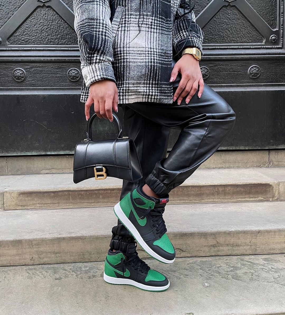 Balenciaga Hourglass XS 19CM BAG 平纹沙漏包 592833黑色/金扣