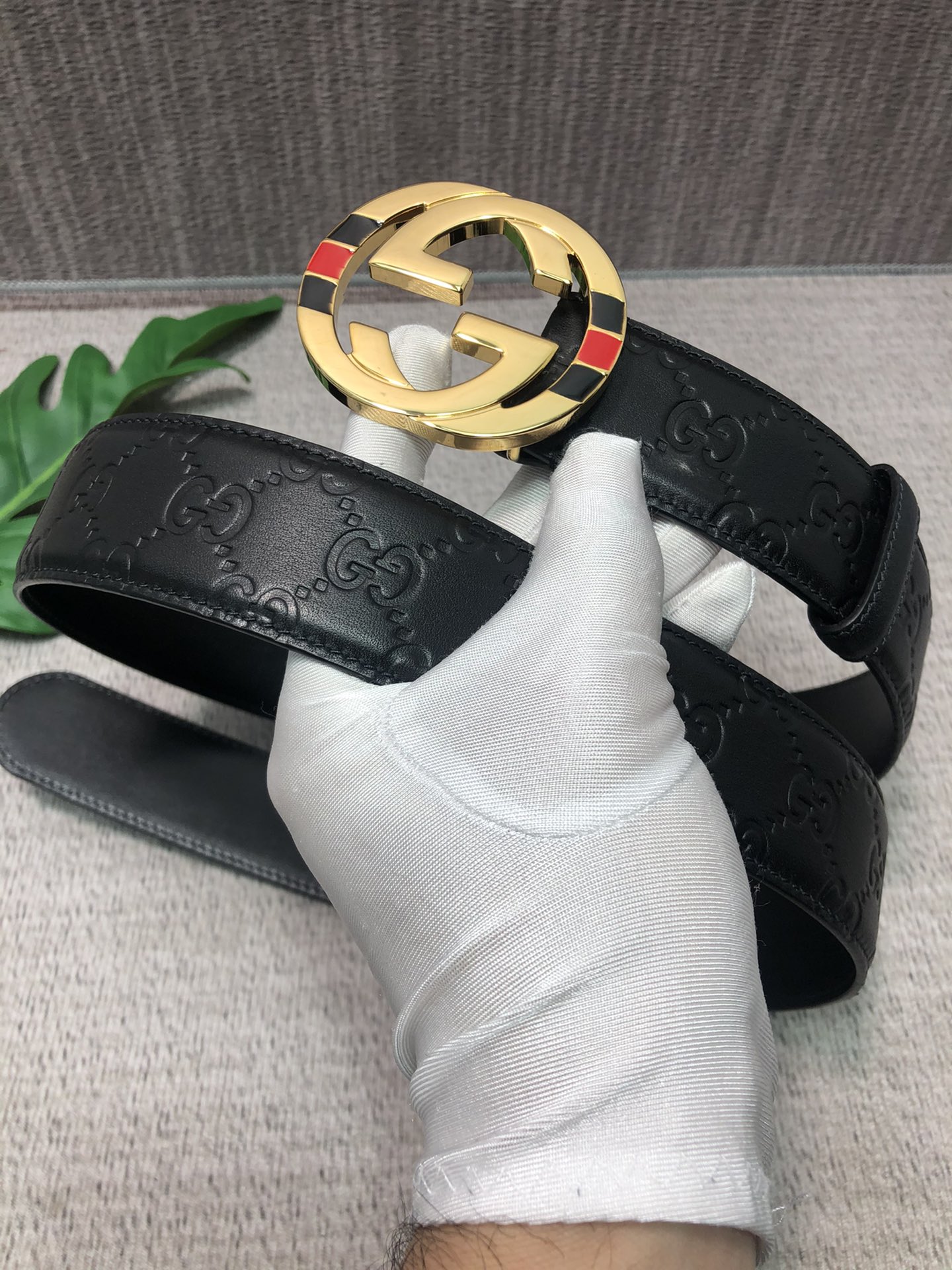 Original: includes full boutique gift box packaging 🎁. Gucci: original top-layer cowhide embossed G surface, lined wit…