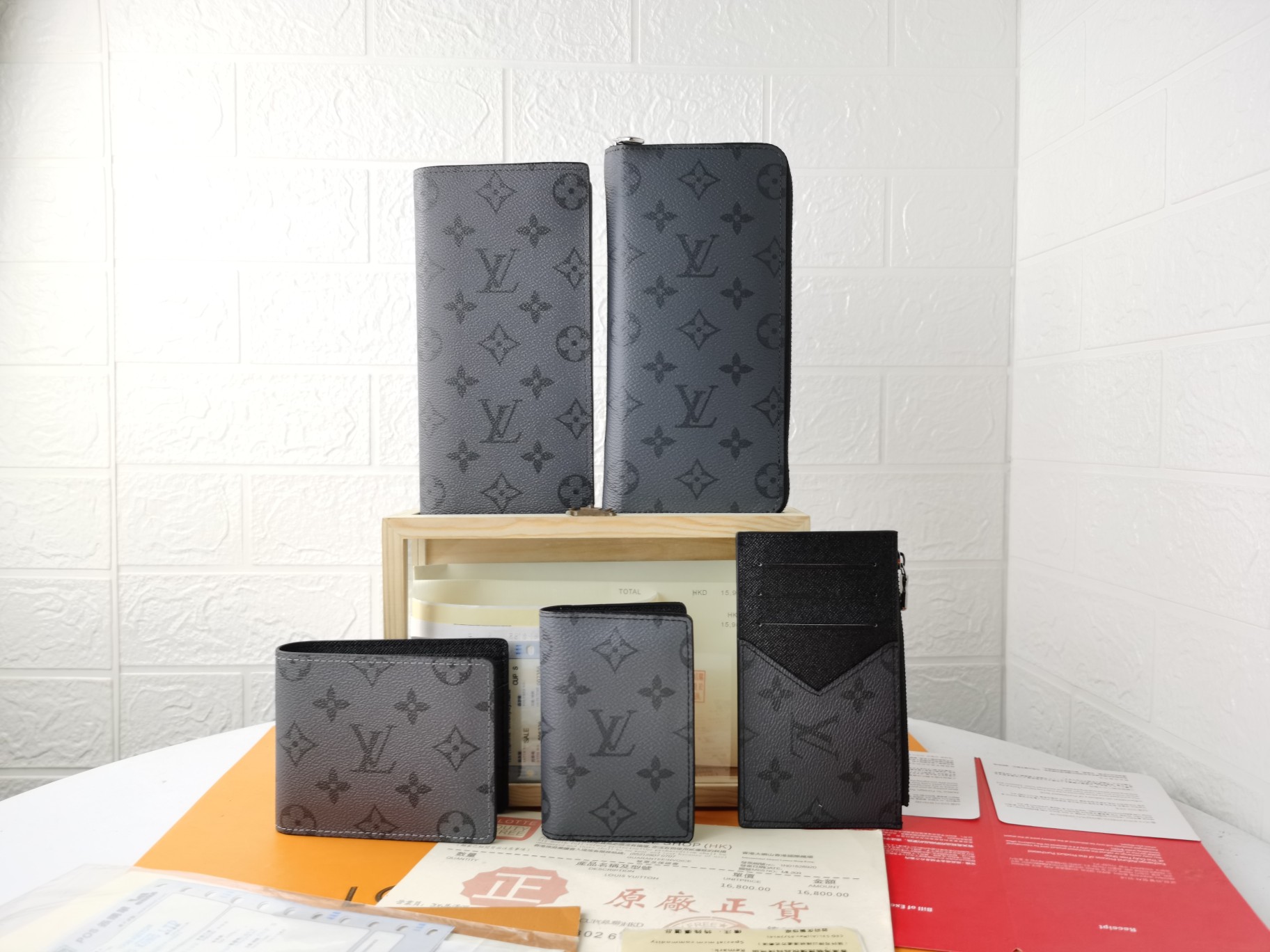 ダミエグラフィット財布 - シンプルで洗練されたデザイン