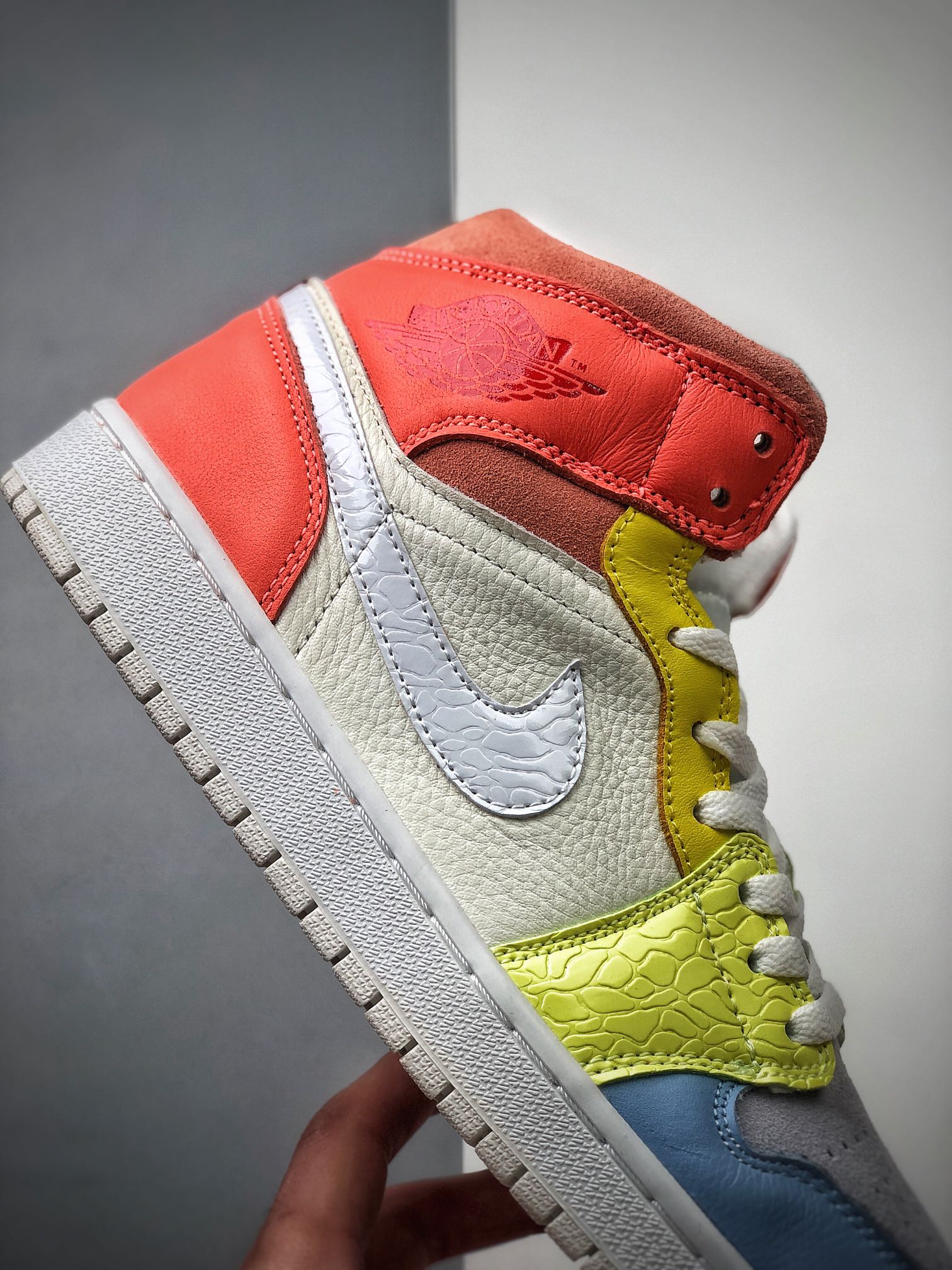 240  Air Jordan 1 Mid ”To My First Coach” 中帮 彩色拼接