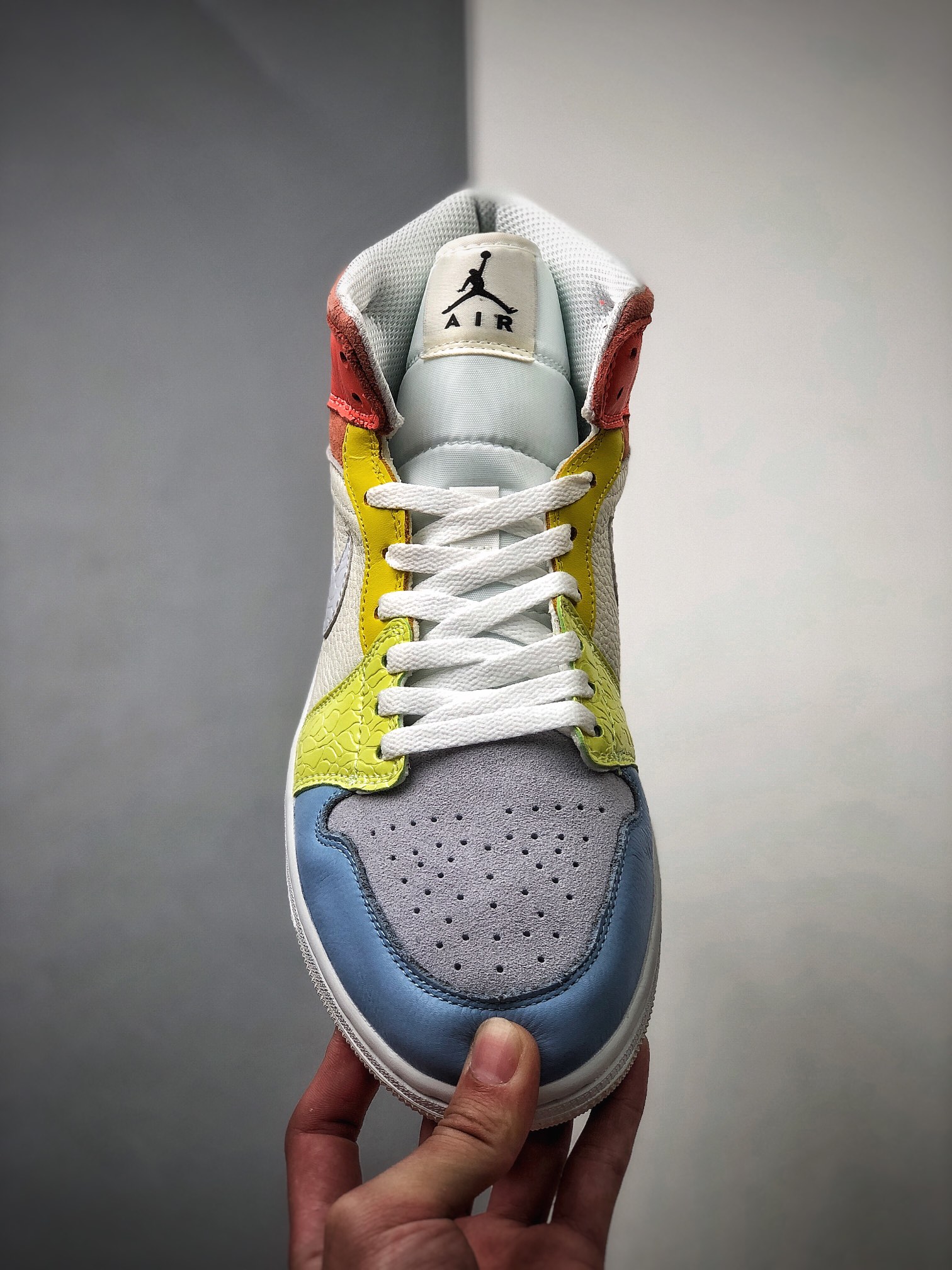 240  Air Jordan 1 Mid ”To My First Coach” 中帮 彩色拼接