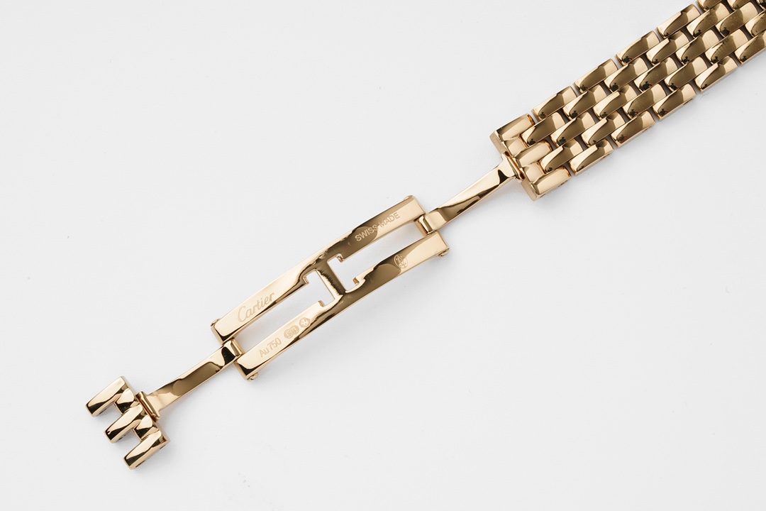 Cartier 卡地亚Panthère de Cartier猎豹腕表使用方形双层表壳看起来更加立体大方