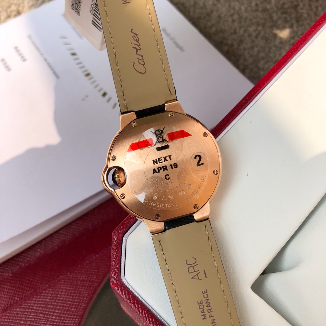 Lacoste 美洲鳄鱼皮款卡家蓝气球系列 女款36mm、33mm机械到货 另配送进口小牛皮 机械表相比石英表虽然高端