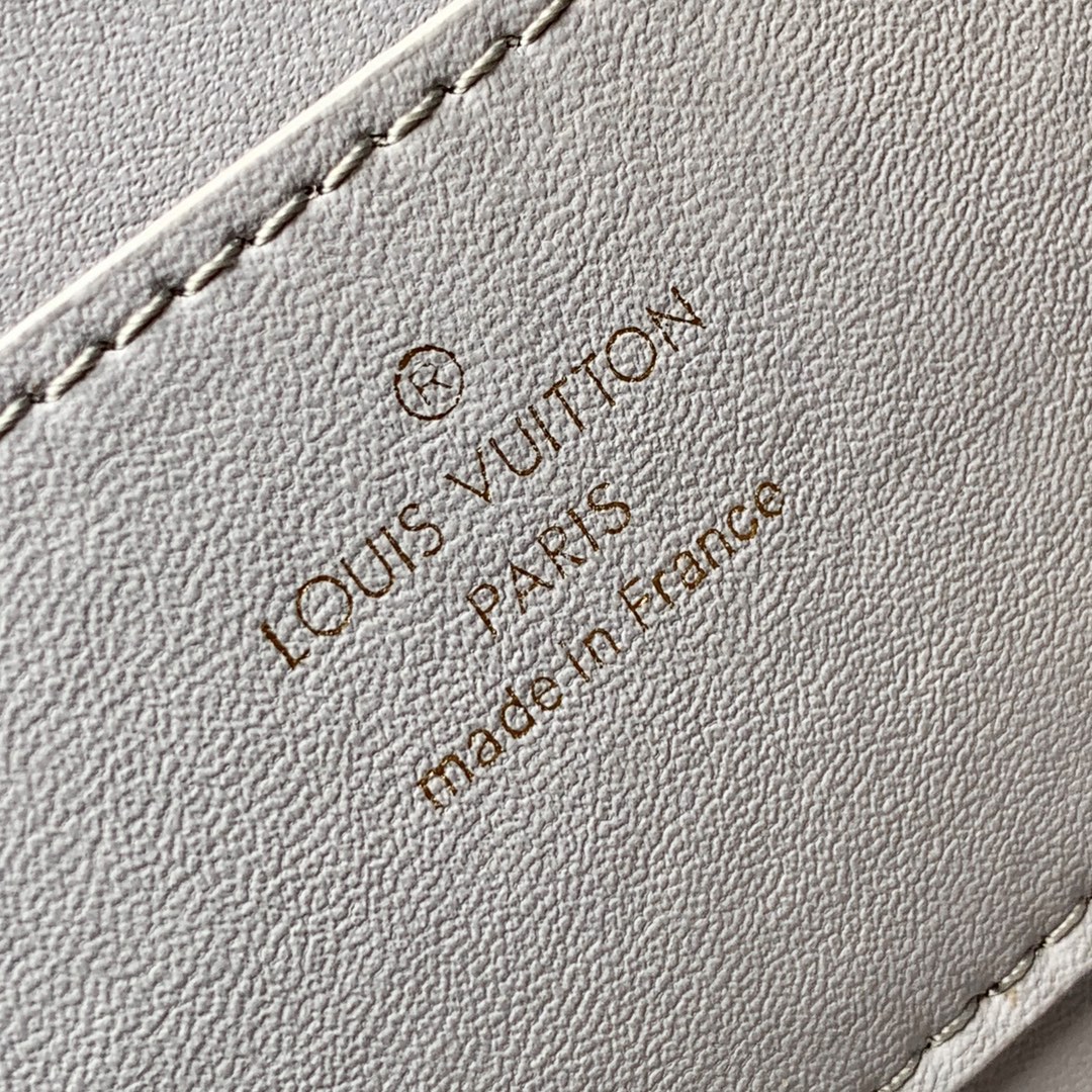 Louis Vuitton LV Twist One Handle MM Bag M57092
