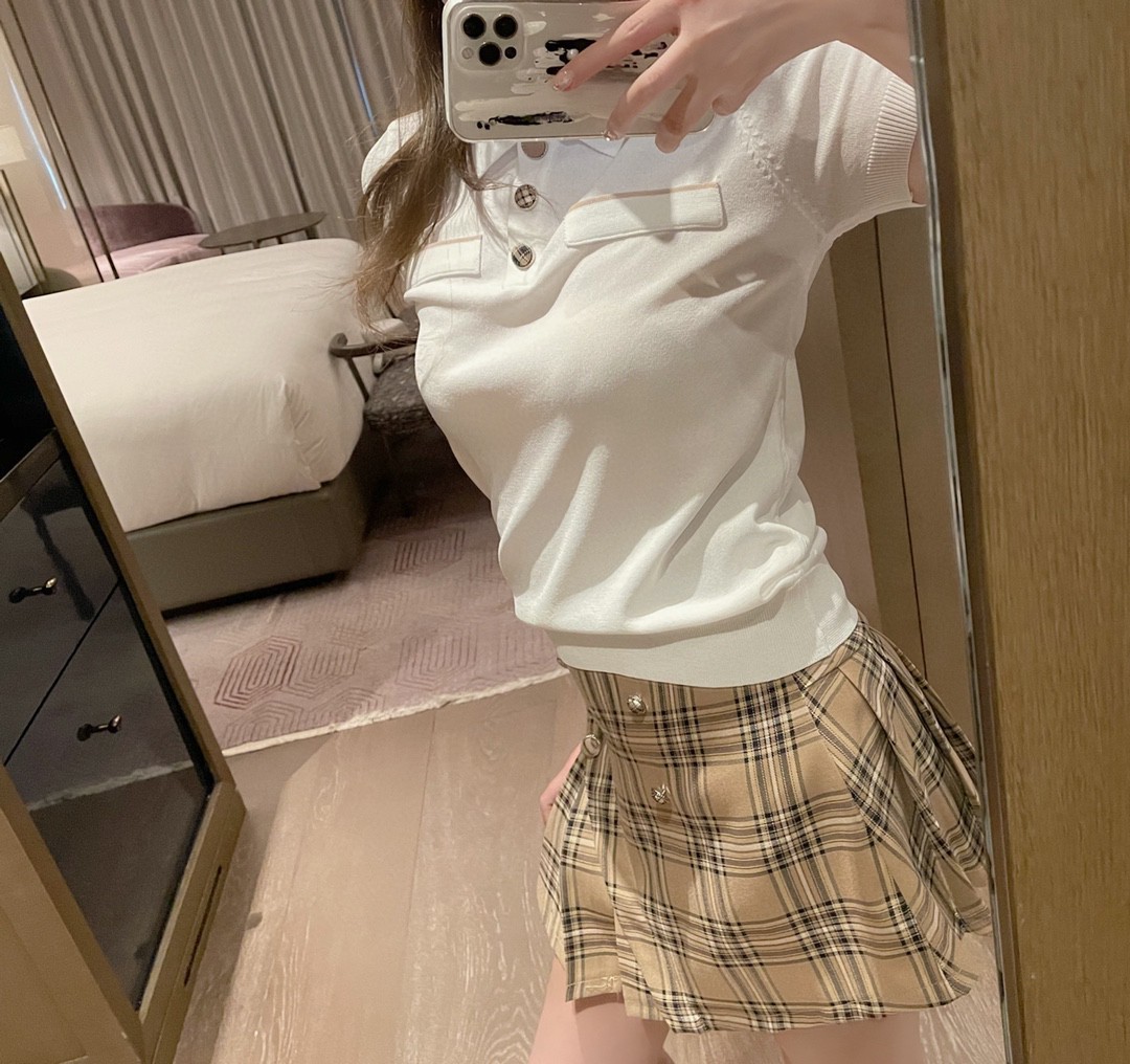 Burberry格子冰丝针织短裙套装