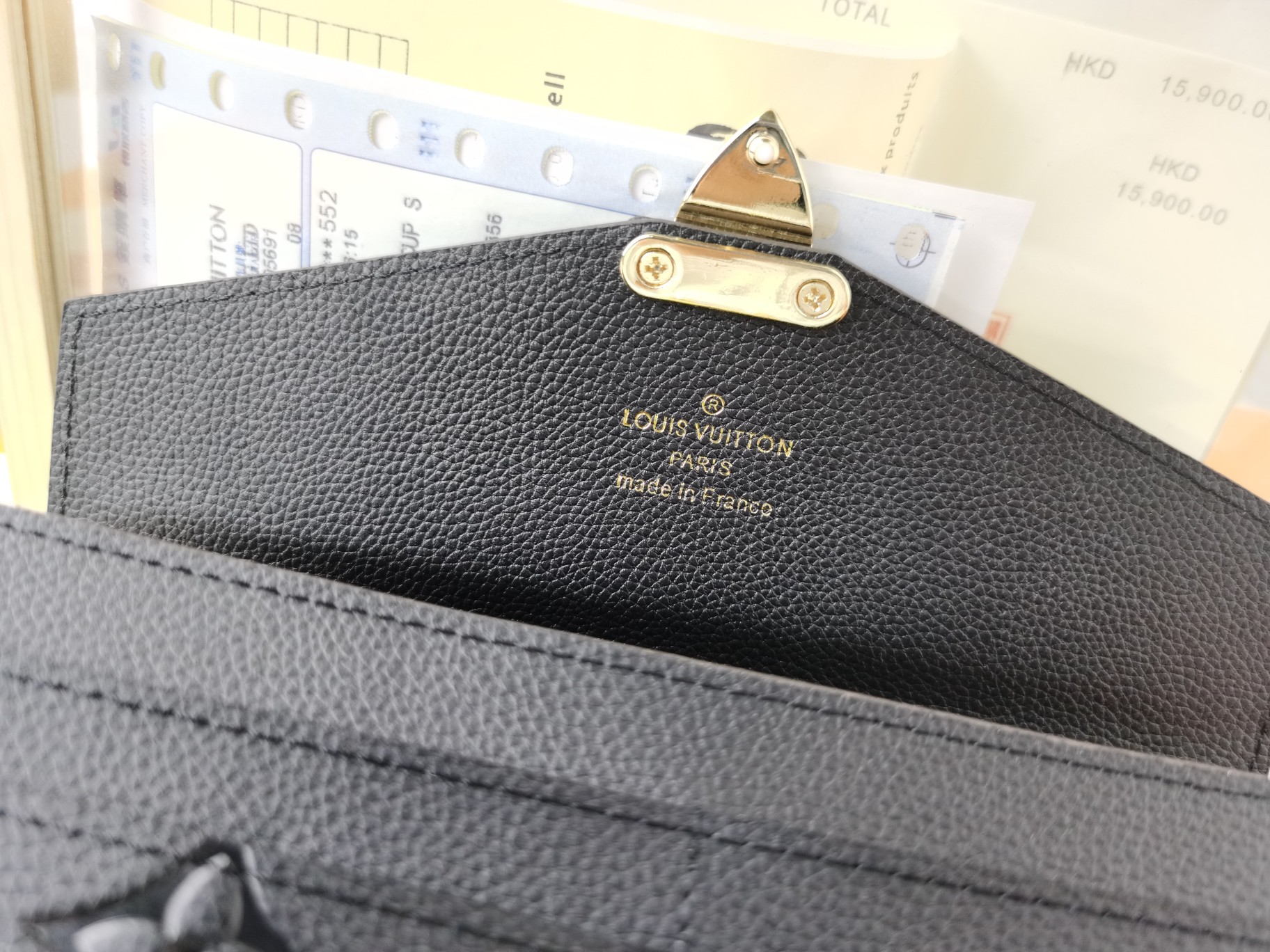 ルイ・ヴィトン METIS 財布 柔らかいモノグラムエンプラントレザー