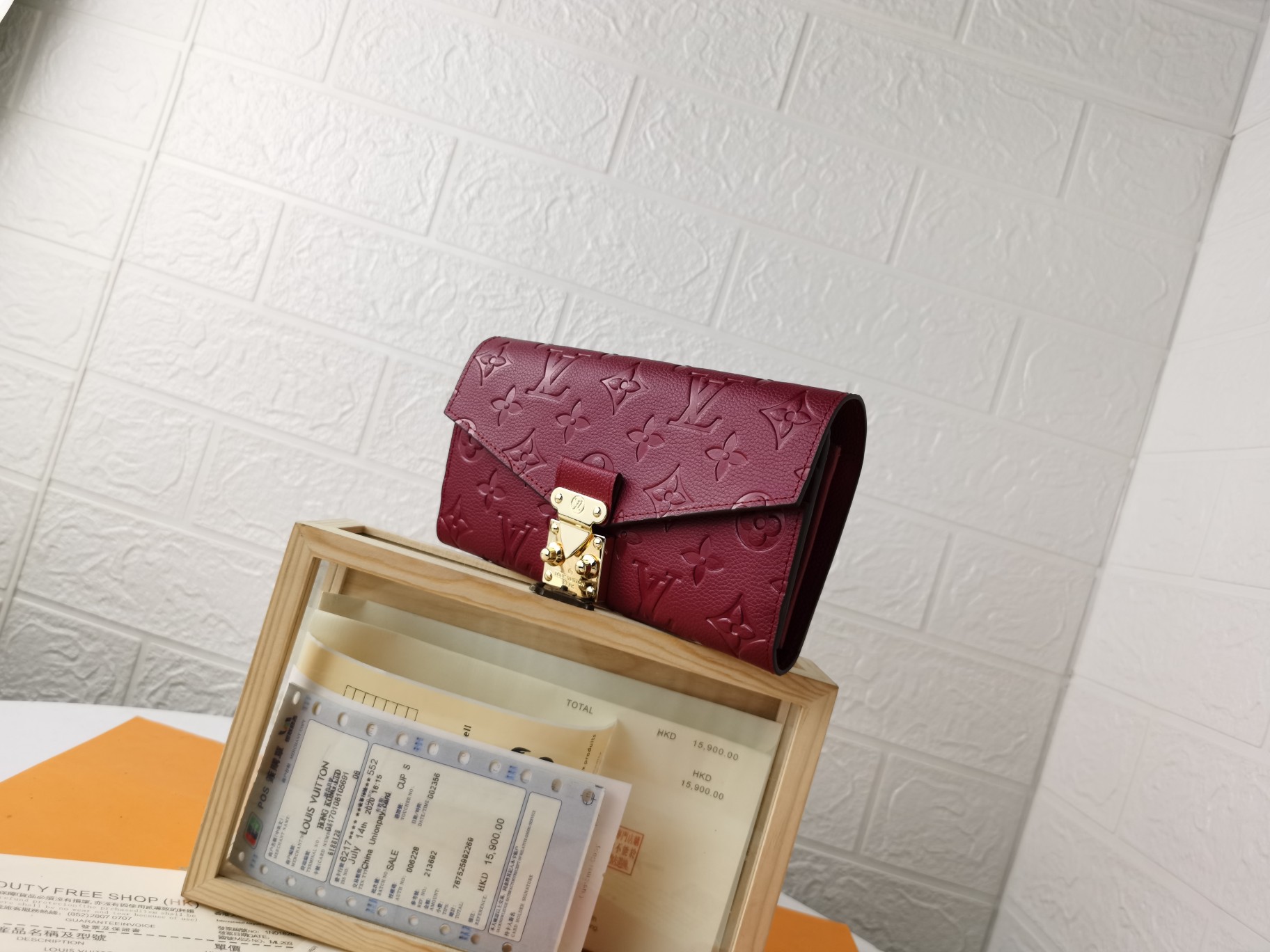 ルイ・ヴィトン METIS 財布 モノグラム エンプラント レザー