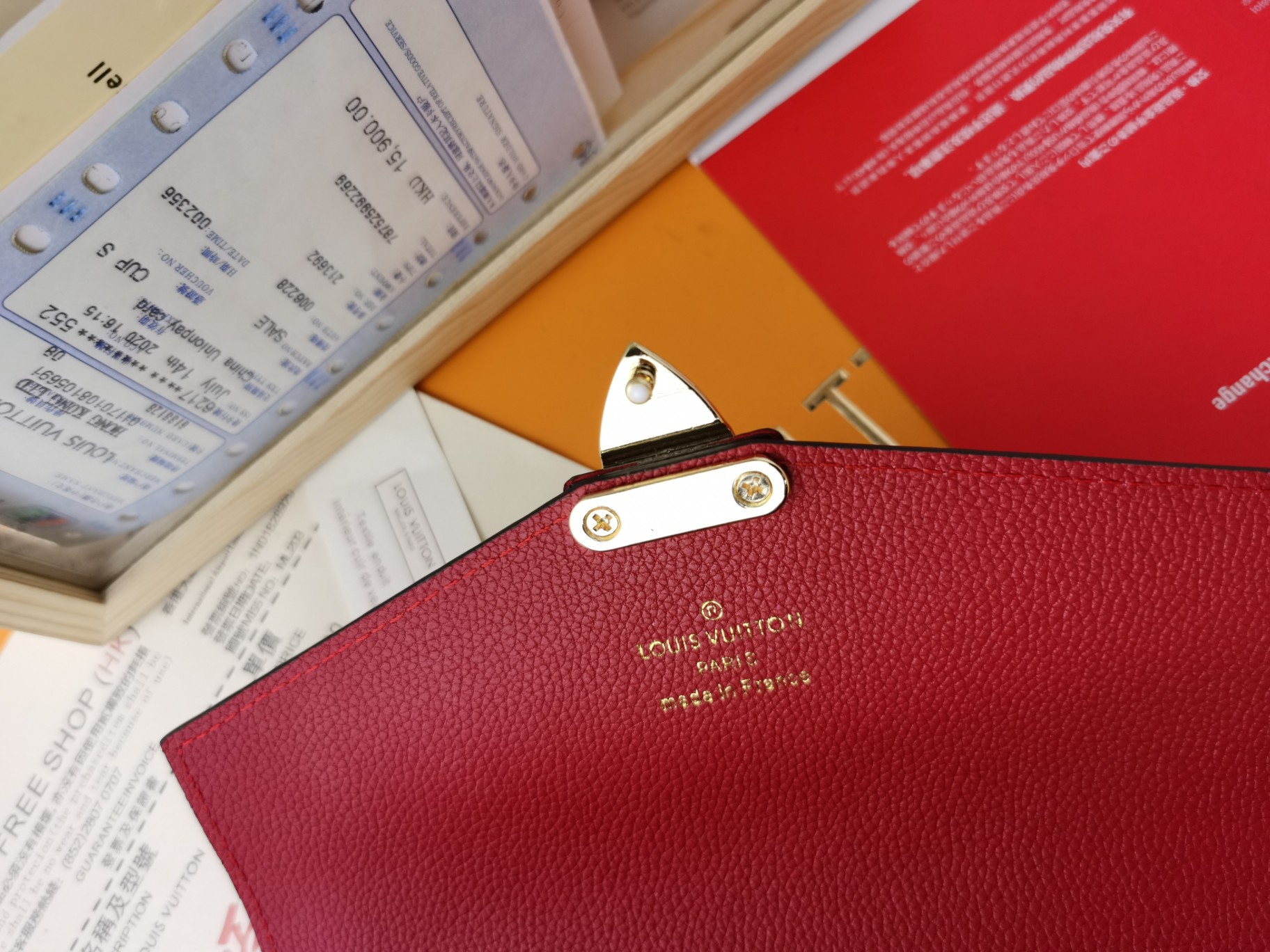 ルイ・ヴィトン METIS 財布 - 柔らかなモノグラムエンプラントレザー製・S字型ロックデザイン