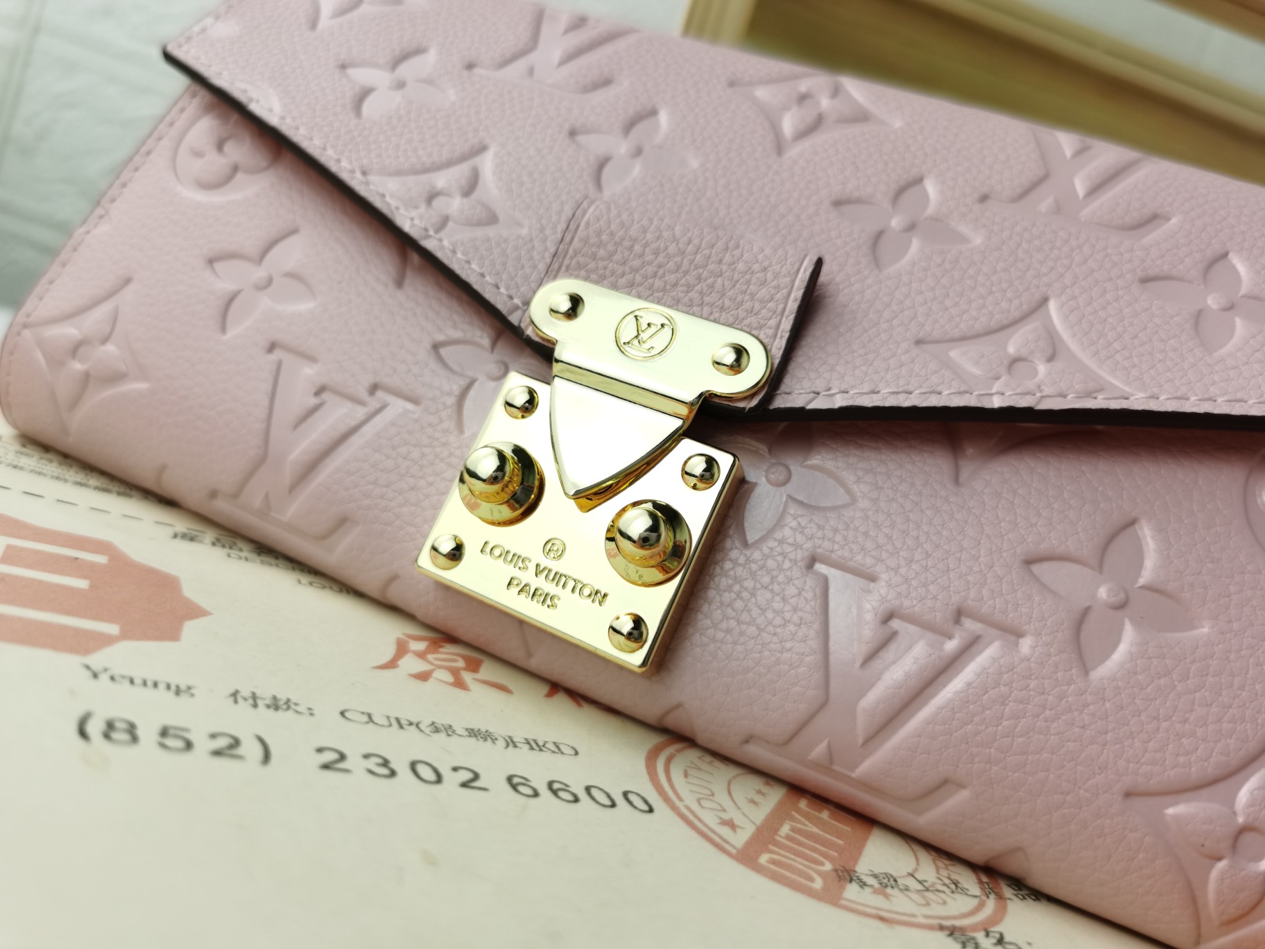 ルイ・ヴィトン METIS 財布 - モノグラムエンプロントレザー・多機能デザイン