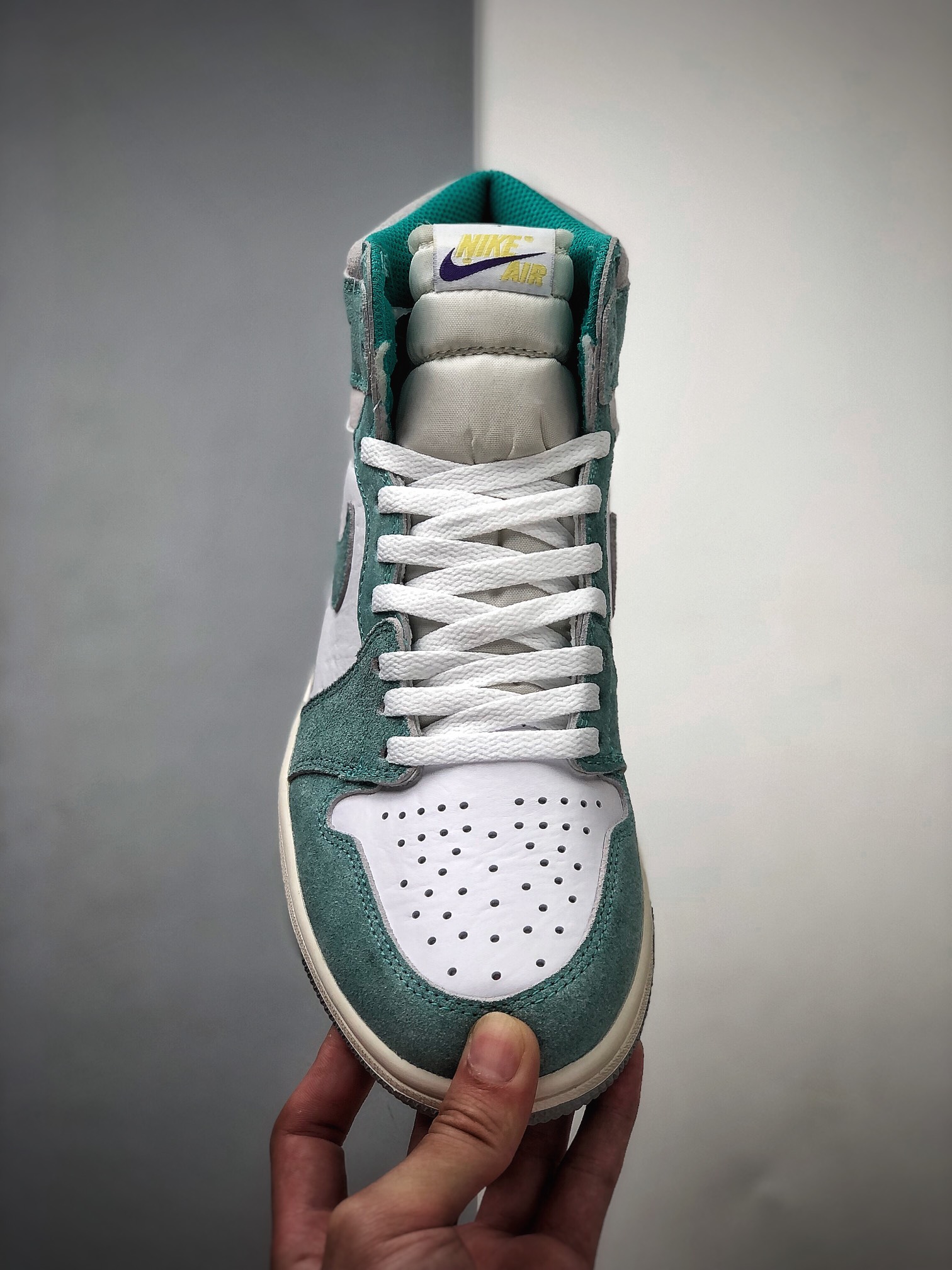 320  Air Jordan 1 Retro High OG “Turbo Green”  高帮 蒂芙尼 AJ1  555088-311