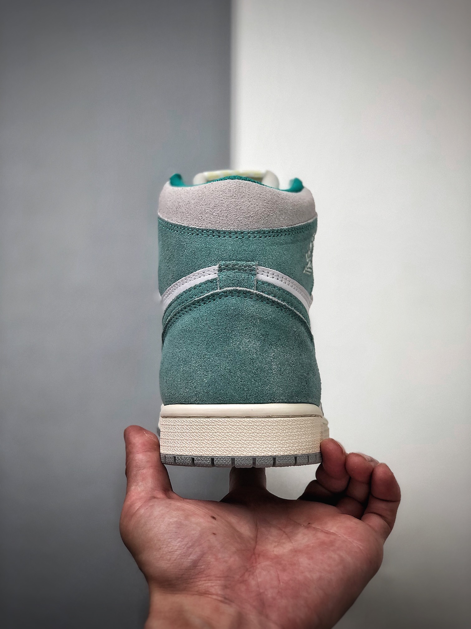 320  Air Jordan 1 Retro High OG “Turbo Green”  高帮 蒂芙尼 AJ1  555088-311