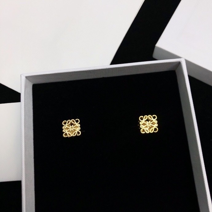 Loewe 罗意威耳钉 细节如图 中国结耳钉【大量到货】 金色 罗意威的设计真的很厉害