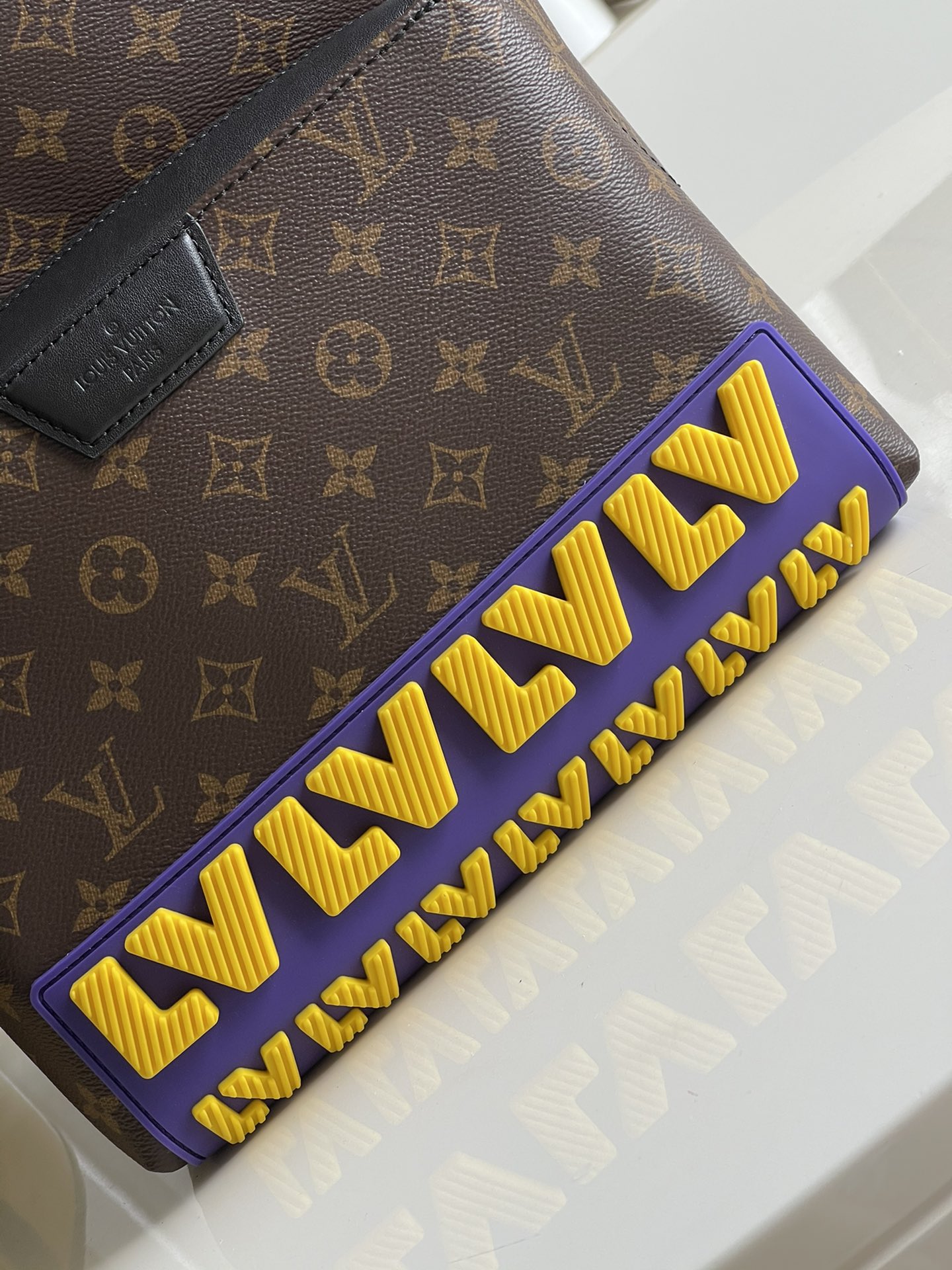 Louis Vuitton LV Discovery Backpack双肩包 M57965