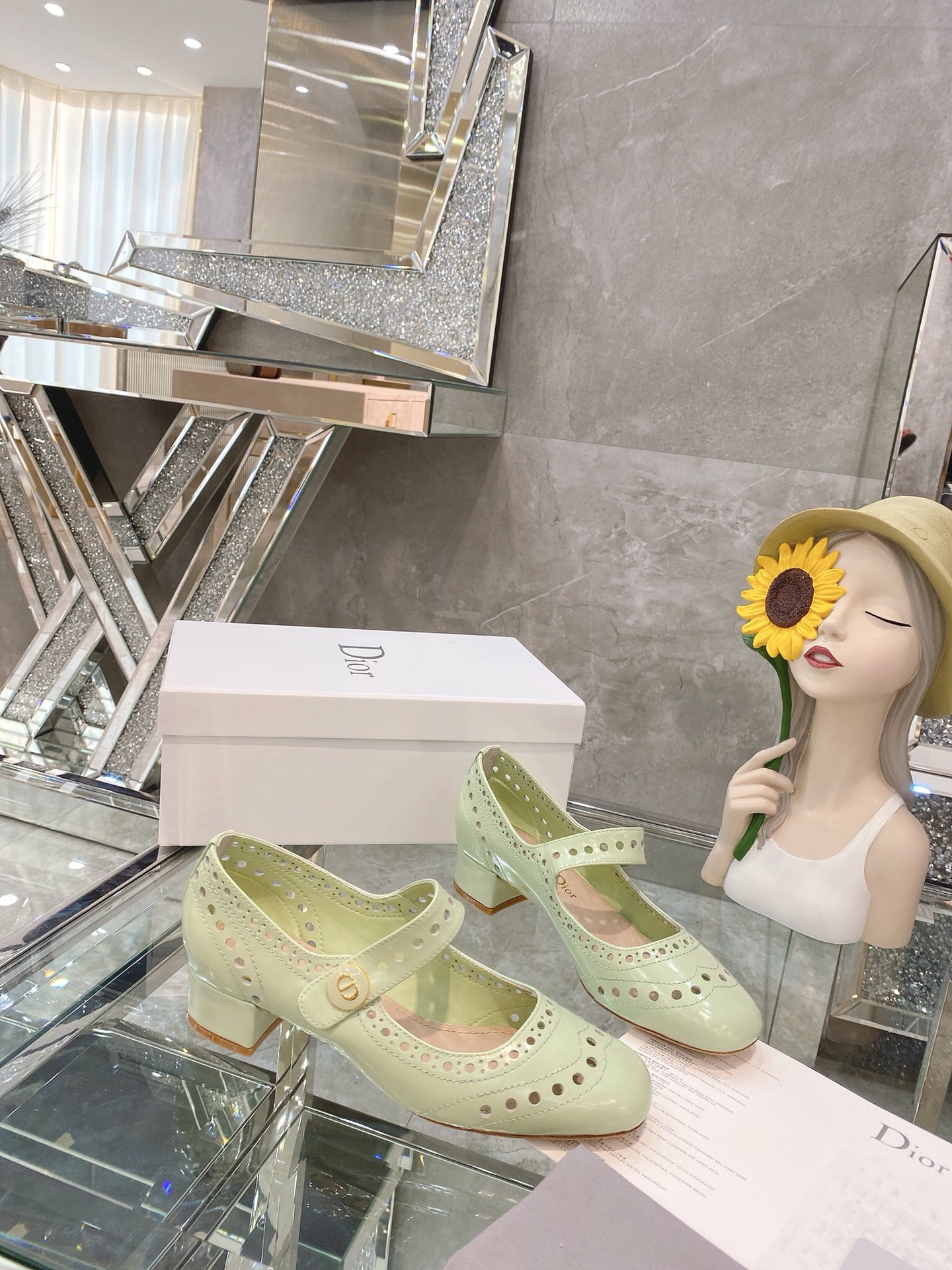 Dior 2022 Haute Couture Boucle en métal à lettres Mary Jane Talon épais Nœud Bout carré Première exclusivité du marché