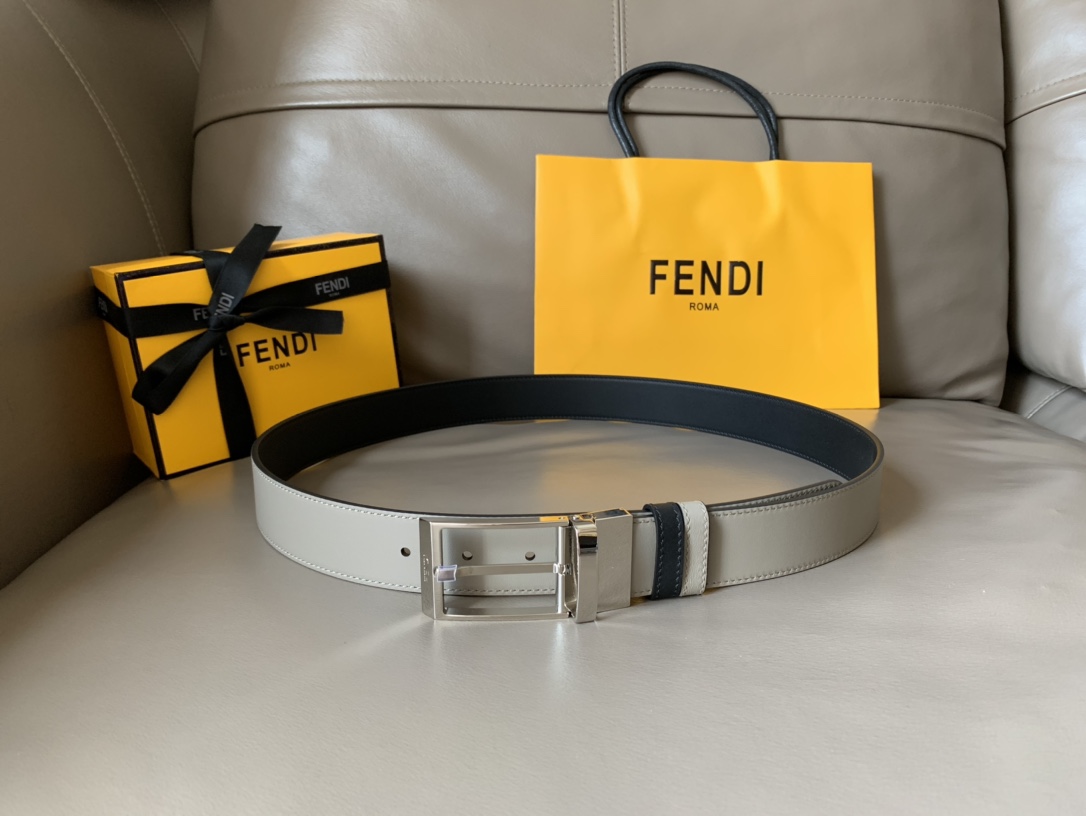 Fendi 五金做工精细 线条流畅 表面光滑 𝐙𝐏电镀工艺 香港通关【𝐇𝐀𝐀𝐒】 进口皮料