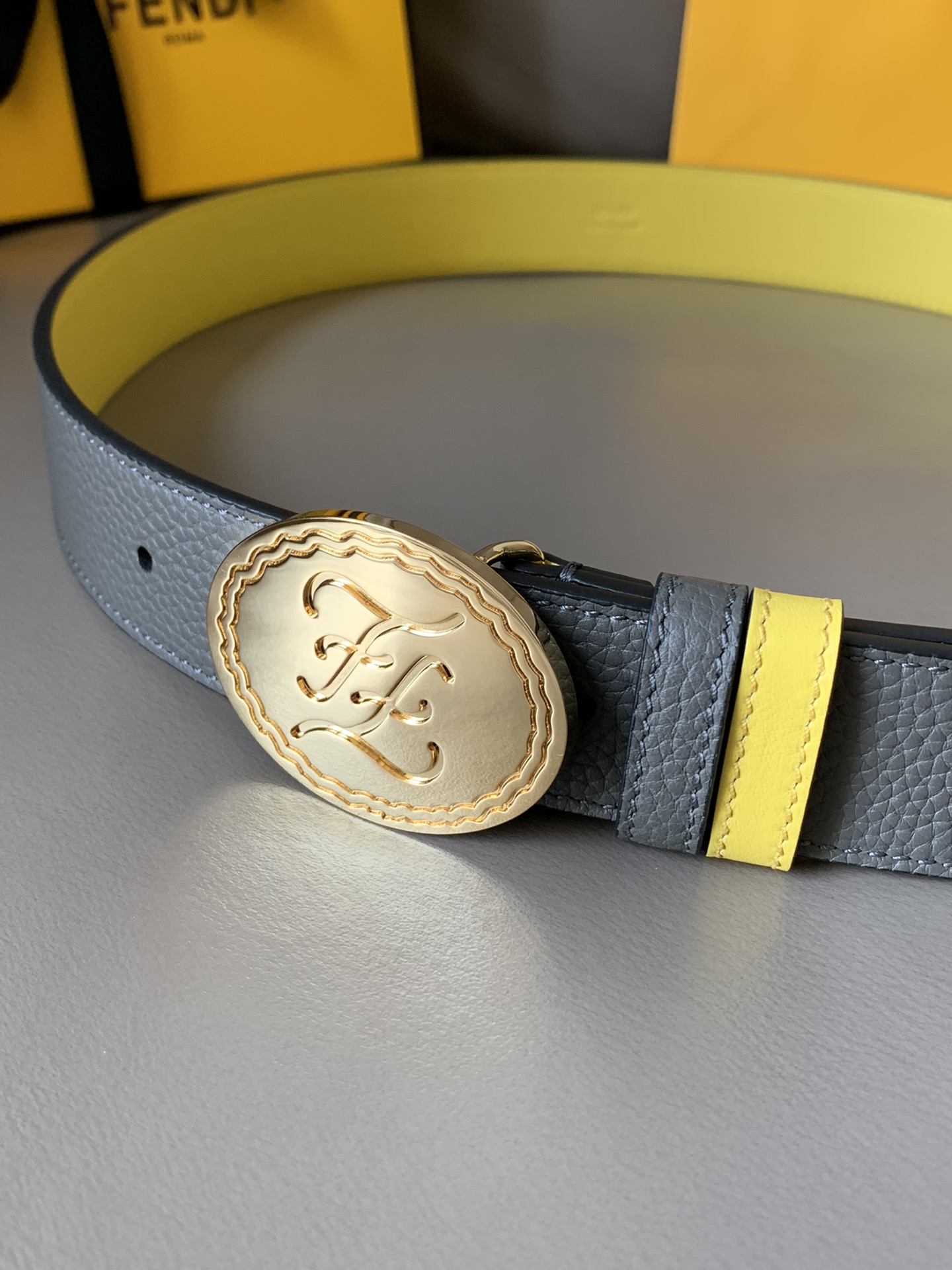 Fendi 五金做工精细 线条流畅 表面光滑 𝐙𝐏电镀工艺 香港通关【𝐇𝐀𝐀𝐒】 进口皮料