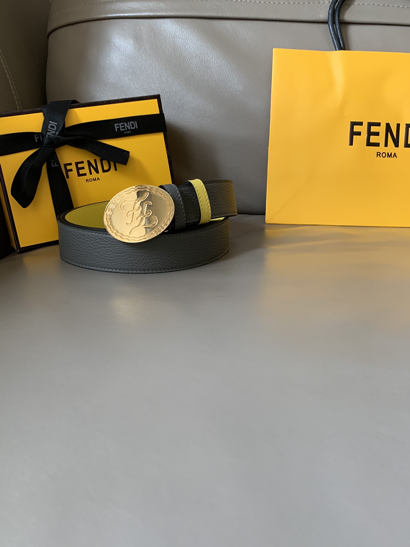 Fendi 五金做工精细 线条流畅 表面光滑 𝐙𝐏电镀工艺 香港通关【𝐇𝐀𝐀𝐒】 进口皮料