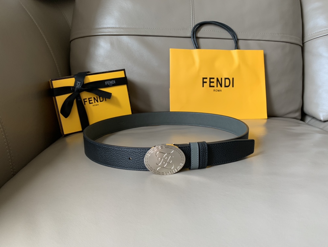 Fendi 五金做工精细 线条流畅 表面光滑 𝐙𝐏电镀工艺 香港通关【𝐇𝐀𝐀𝐒】 进口皮料