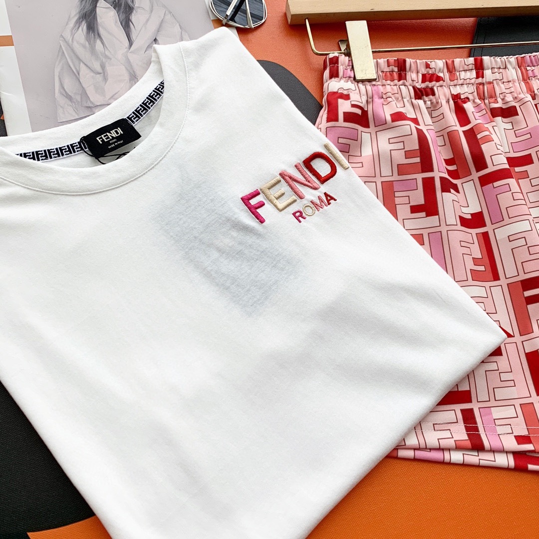 ️Fendi刺绣字母套装短袖白色SM