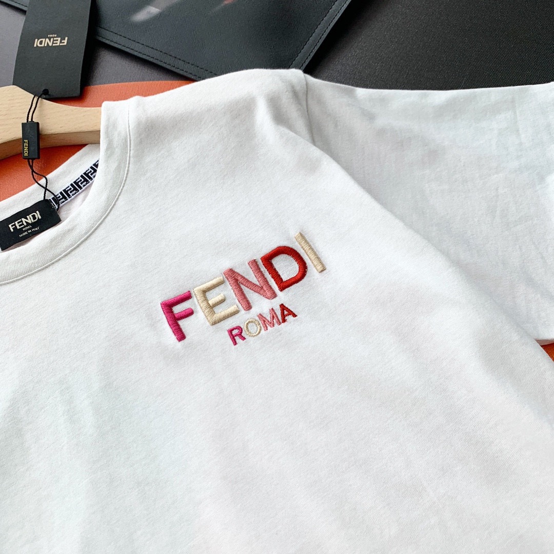 ️Fendi刺绣字母套装短袖白色SM