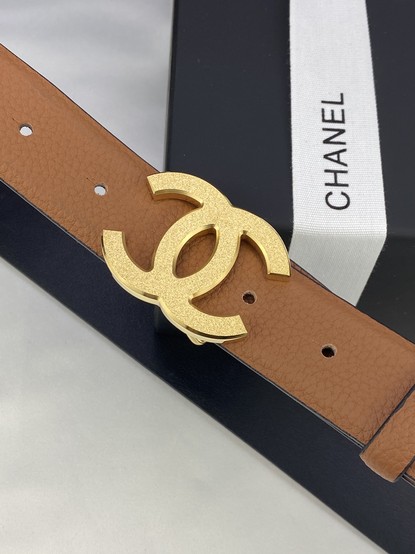 宽度3.0cmChanel香奈儿荔枝纹牛皮支持NFC芯片官方网站链接扫码验证金银色镶钻钢扣