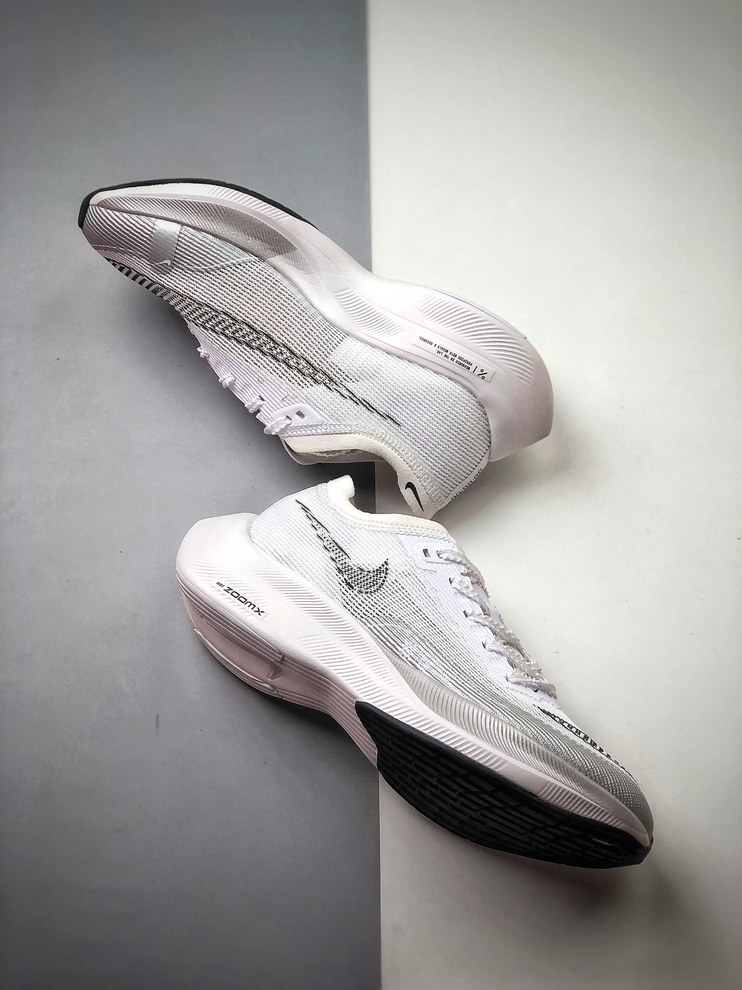 180 耐克Nike ZoomX Vaporfly Next% 马拉松跑步鞋CU4123-100
