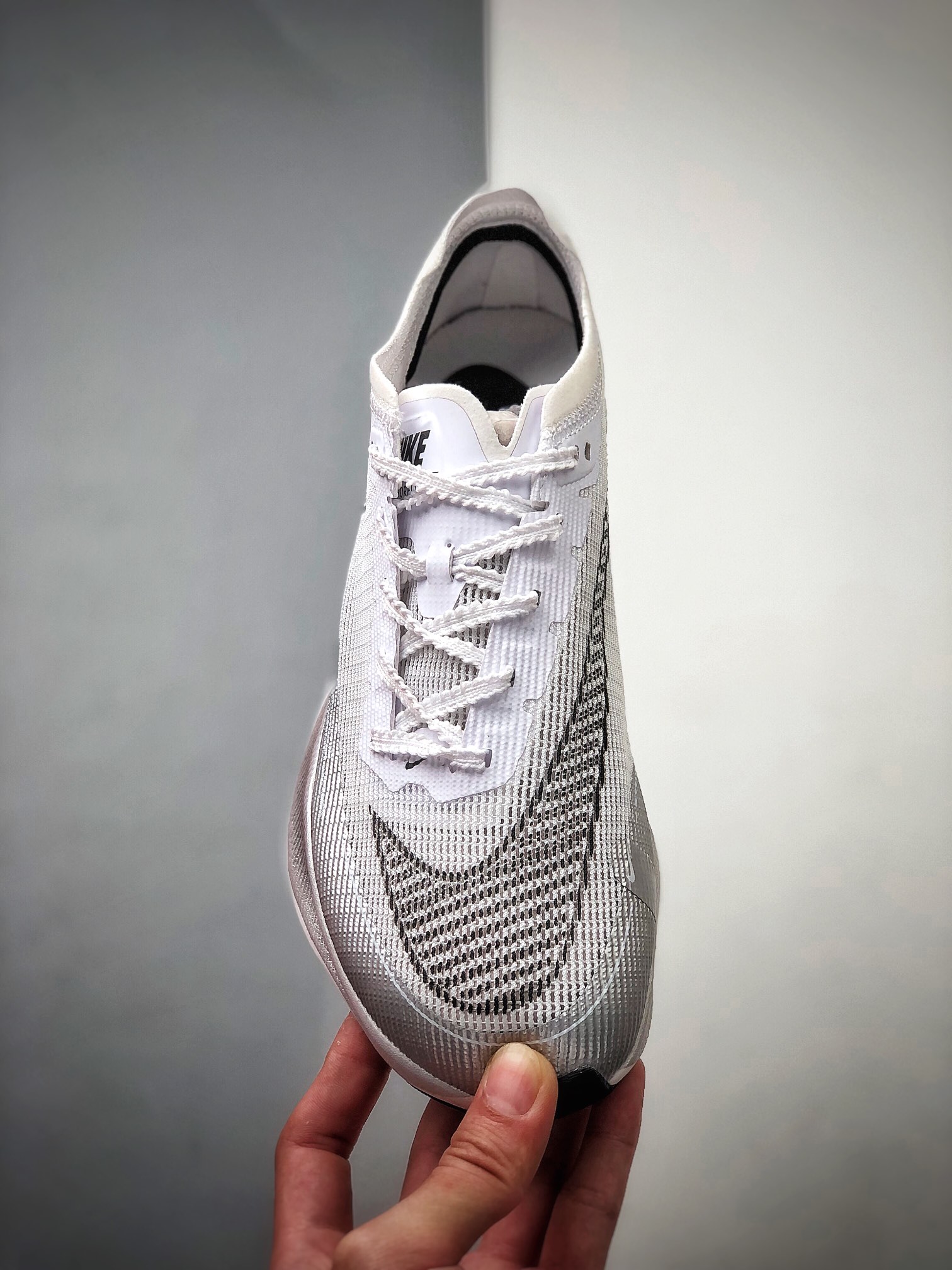 180 耐克Nike ZoomX Vaporfly Next% 马拉松跑步鞋CU4123-100