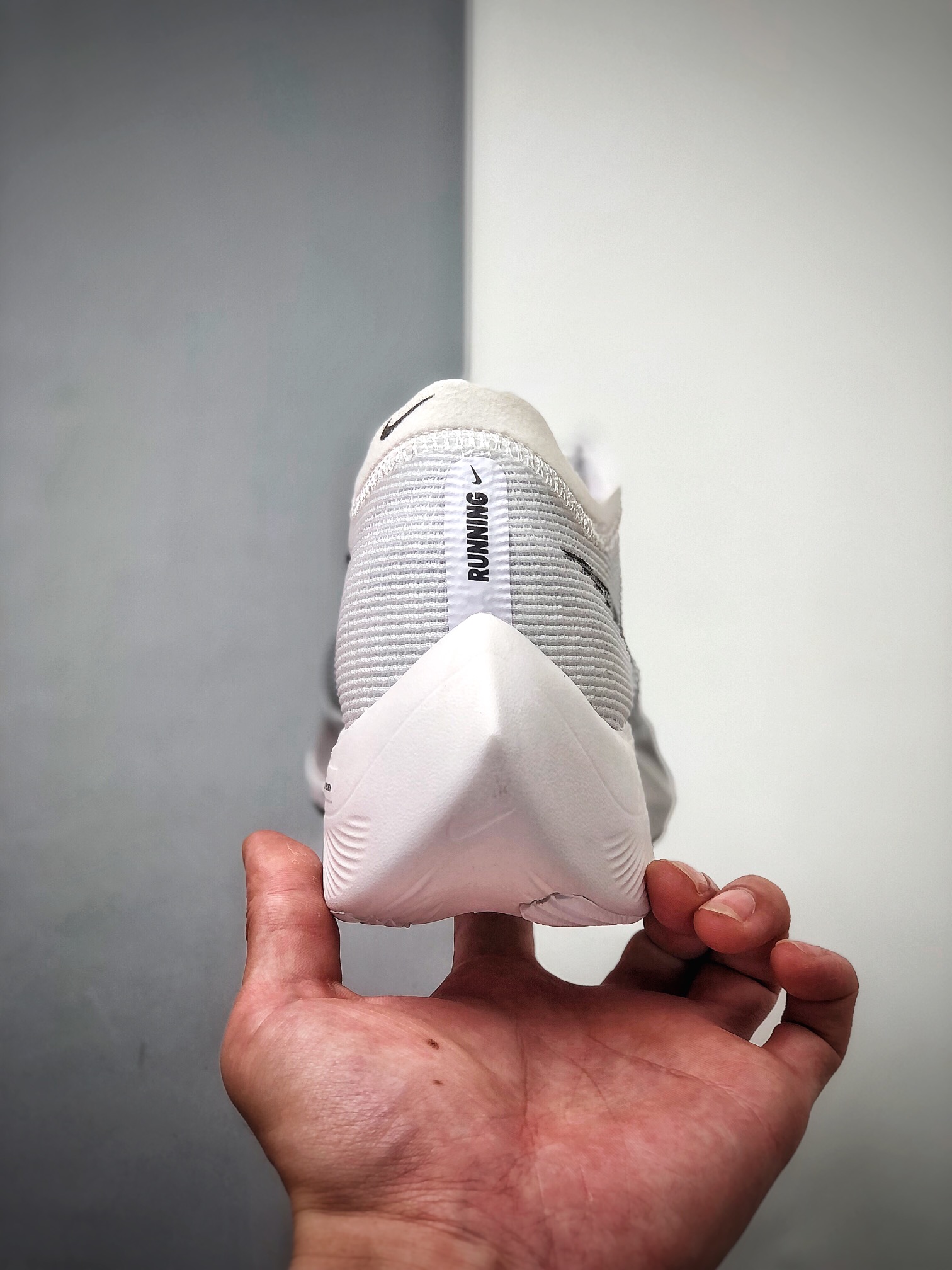 180 耐克Nike ZoomX Vaporfly Next% 马拉松跑步鞋CU4123-100