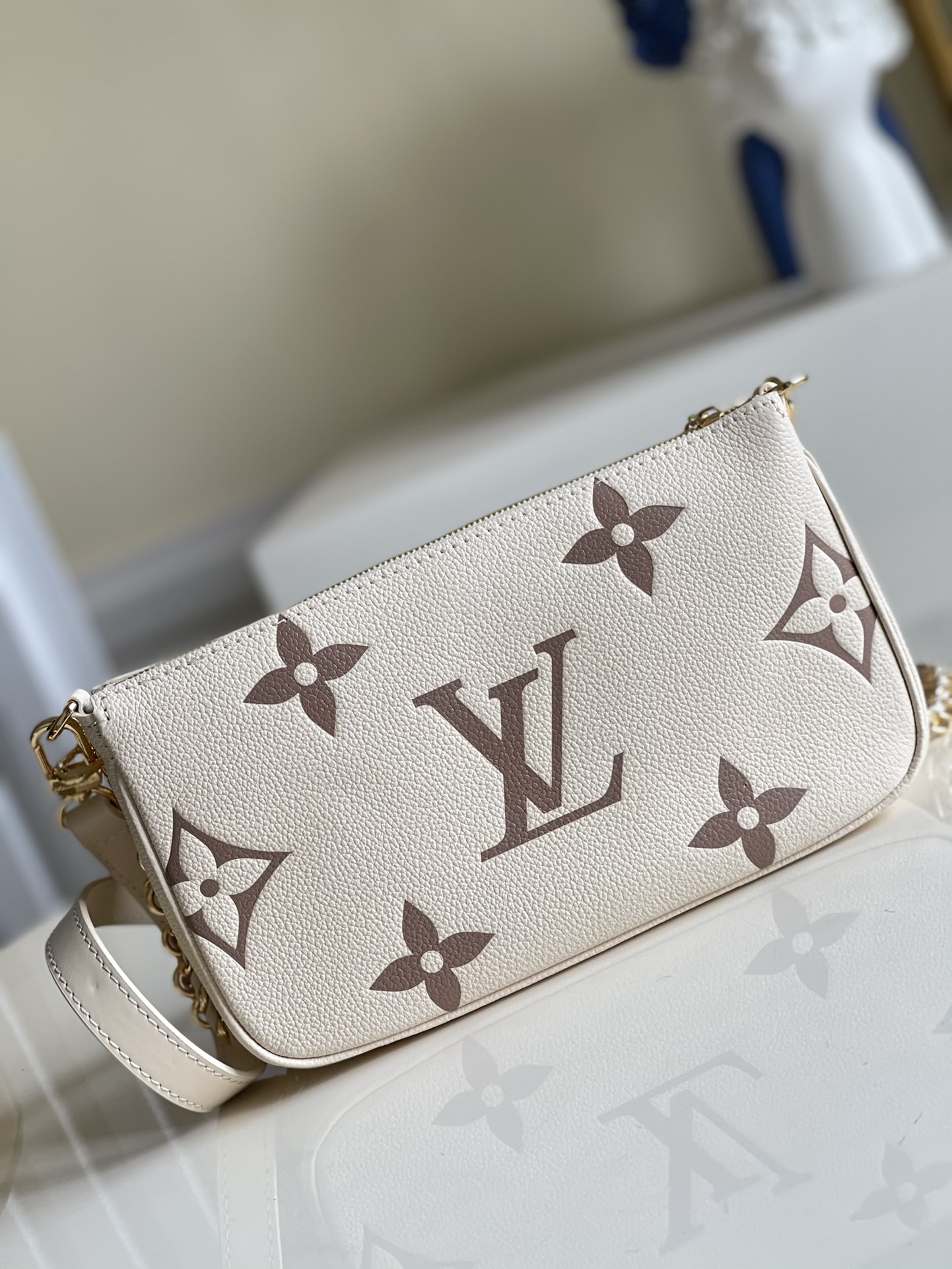 Louis Vuitton Haute Couture Classic Luxury Handbag Shoulder Crossbody 4